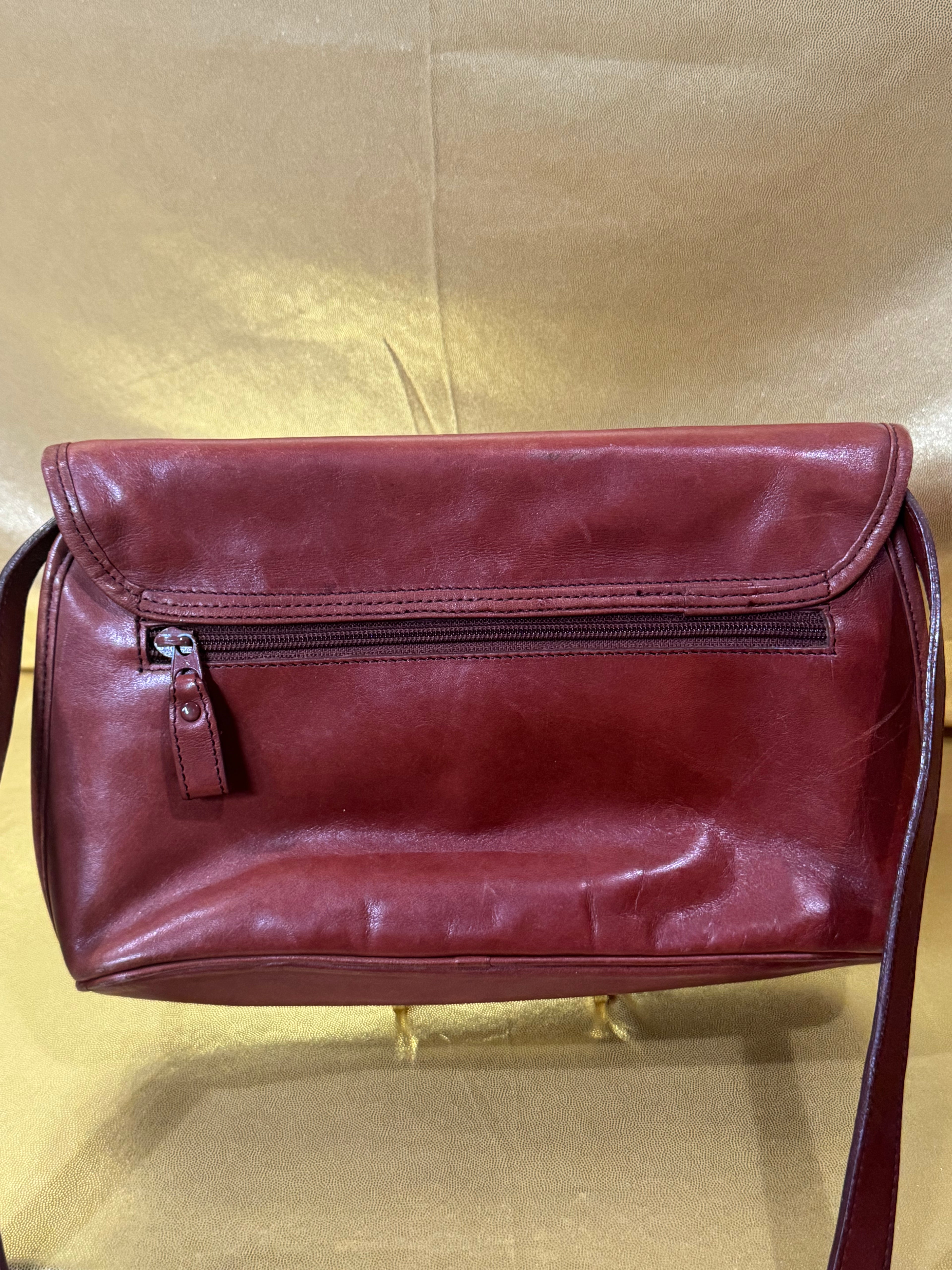 Vintage Etienne Aigner Oxblood Leather Crossbody Bag – Horseshoe Clasp