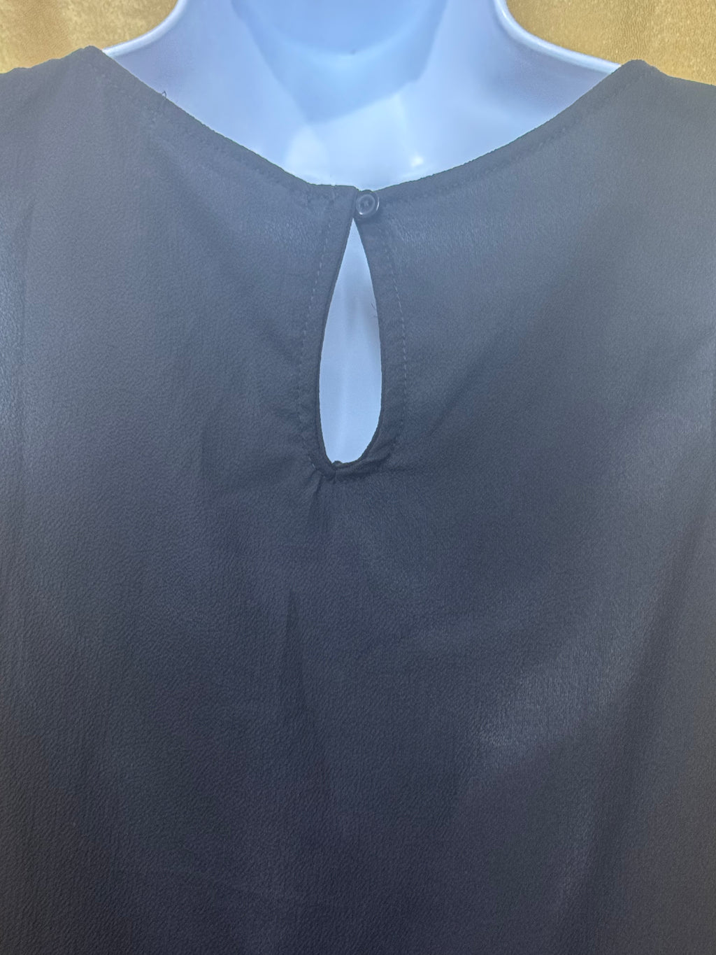 Harlow & Graham Black Keyhole Back Tank Top Shell - Size Small