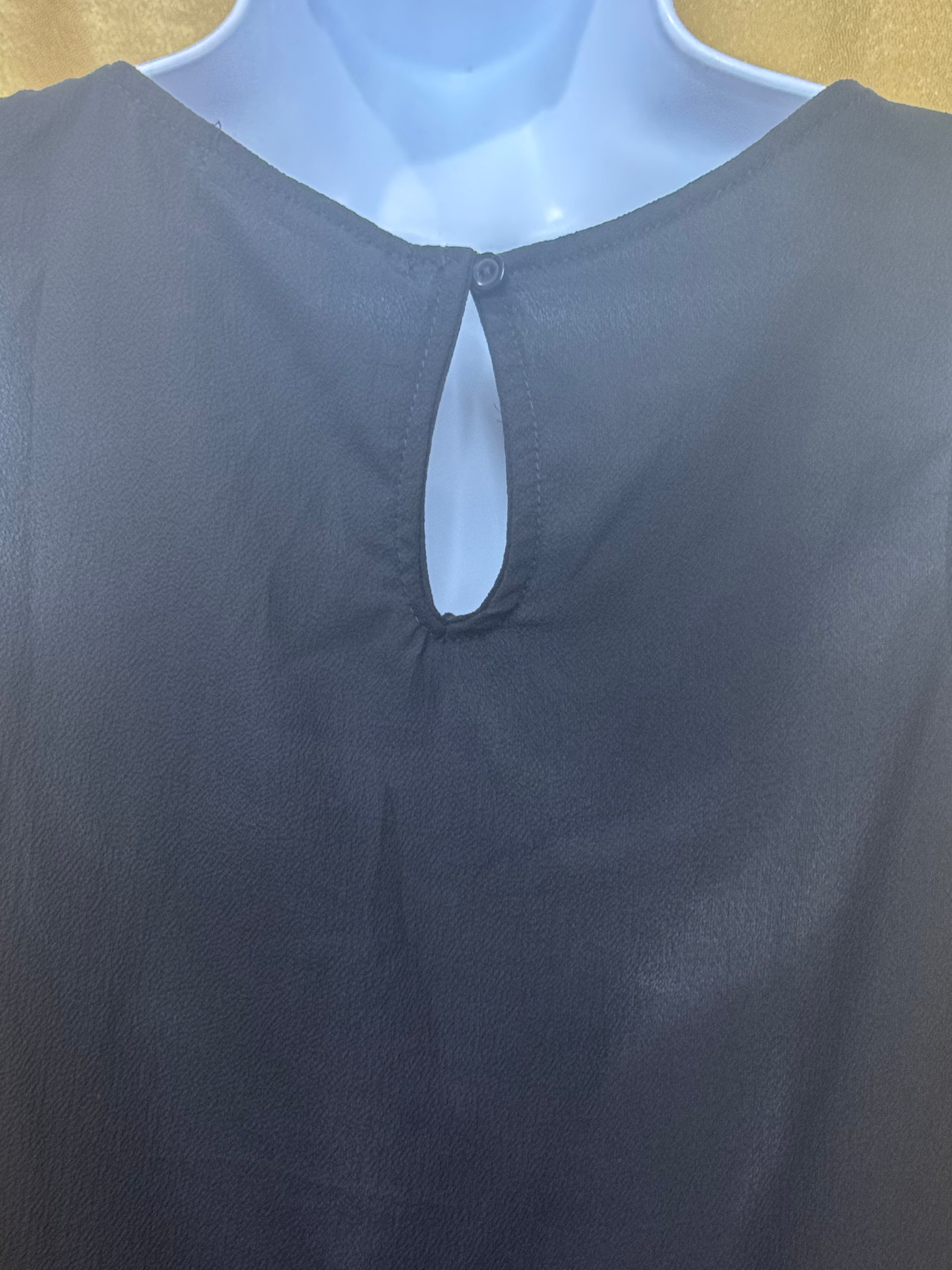 Harlow & Graham Black Keyhole Back Tank Top Shell - Size Small