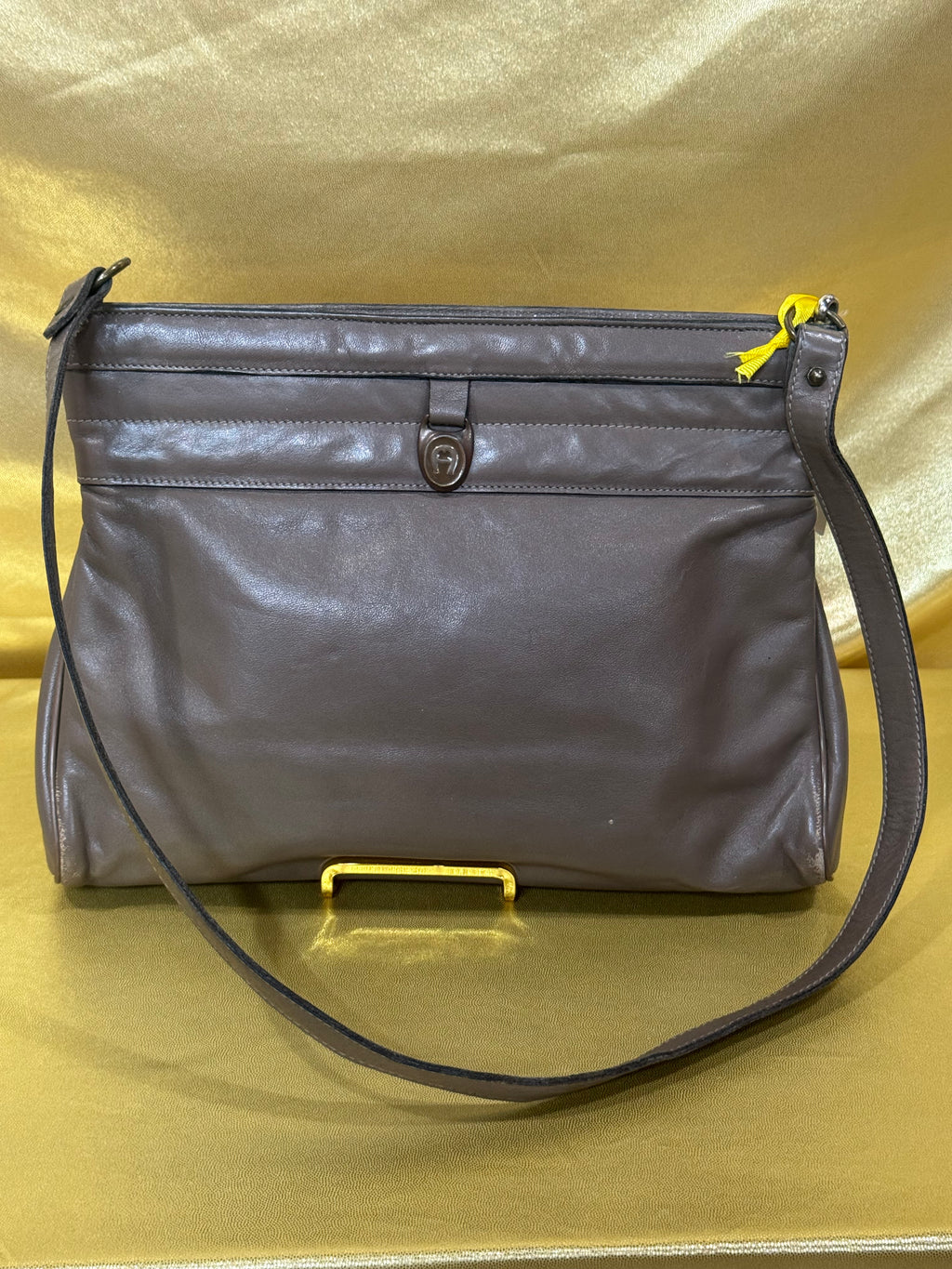 Vintage Etienne Aigner Grey Leather Shoulder Bag – Classic Horseshoe Logo