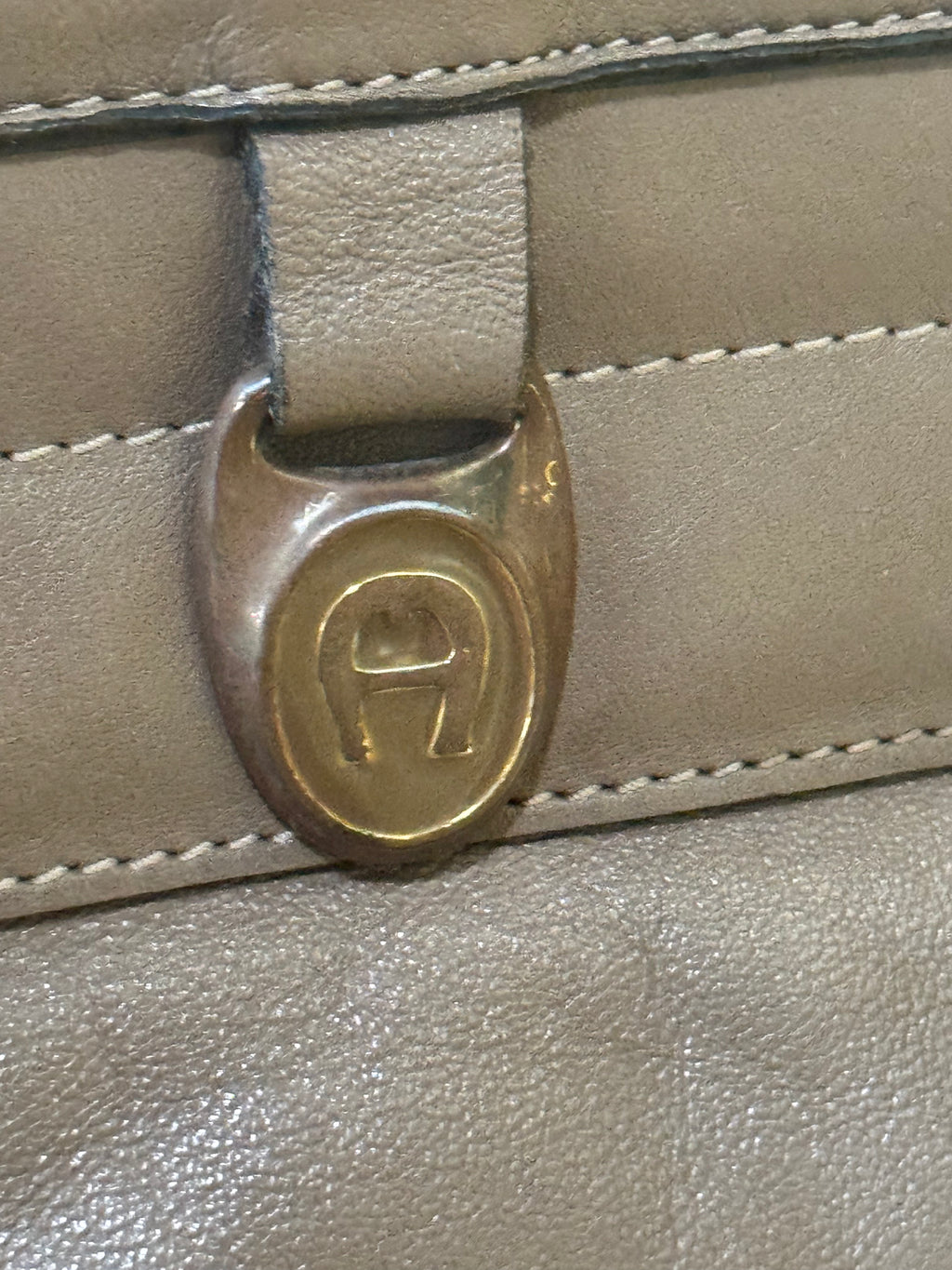 Vintage Etienne Aigner Grey Leather Shoulder Bag – Classic Horseshoe Logo