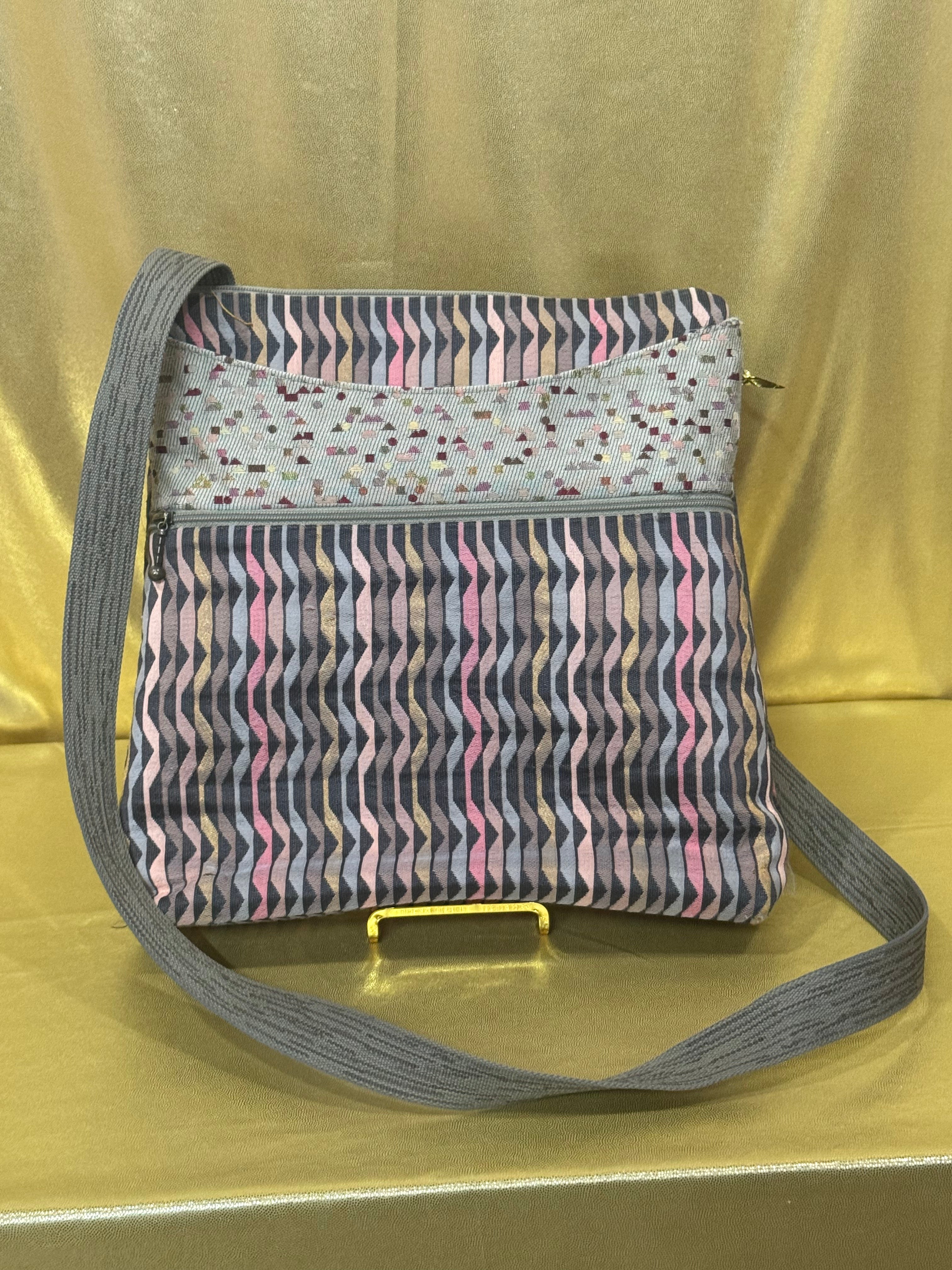Maruca Design Tapestry Crossbody Bag – Wave Pattern & Textured Accent