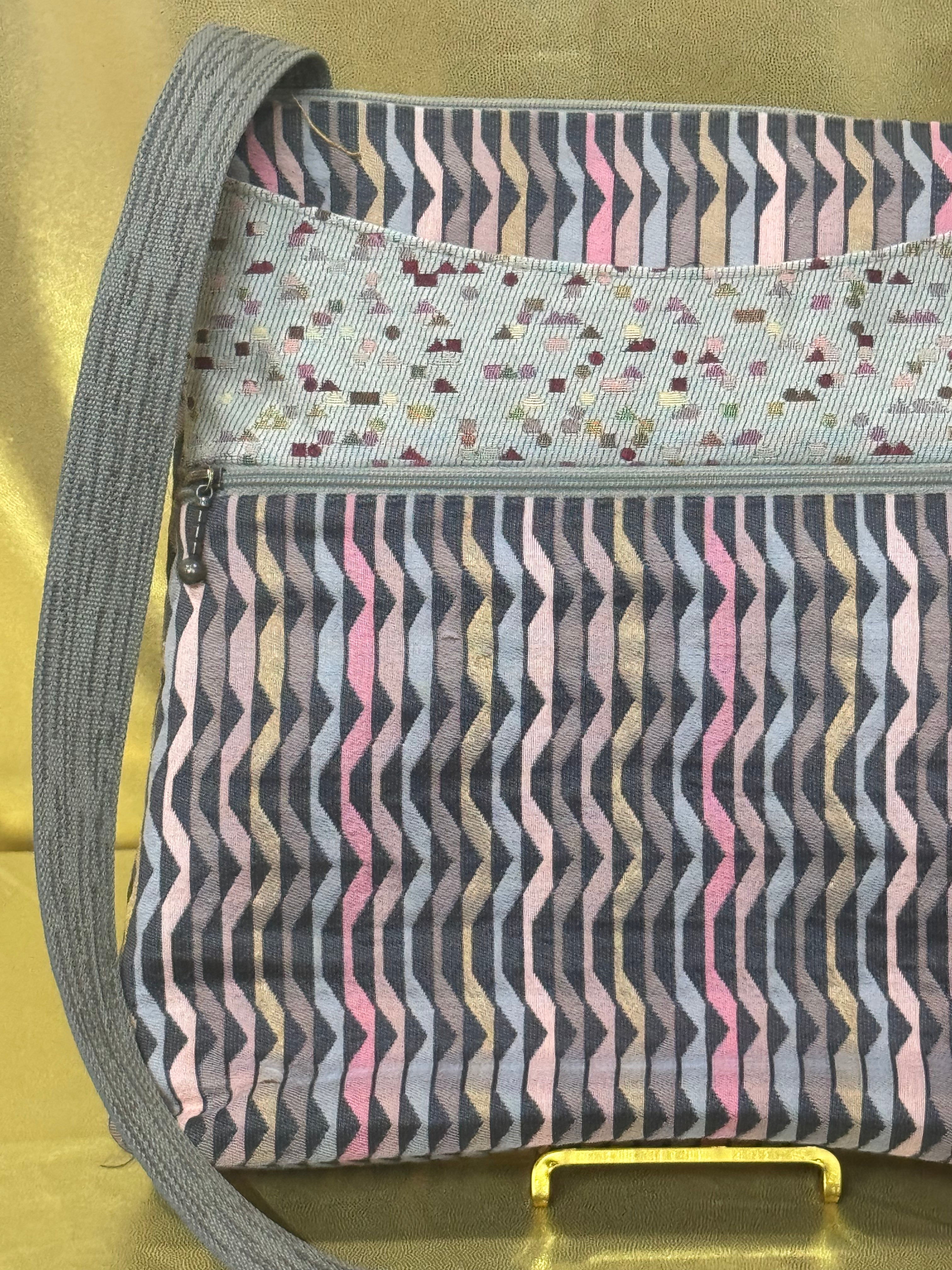 Maruca Design Tapestry Crossbody Bag – Wave Pattern & Textured Accent