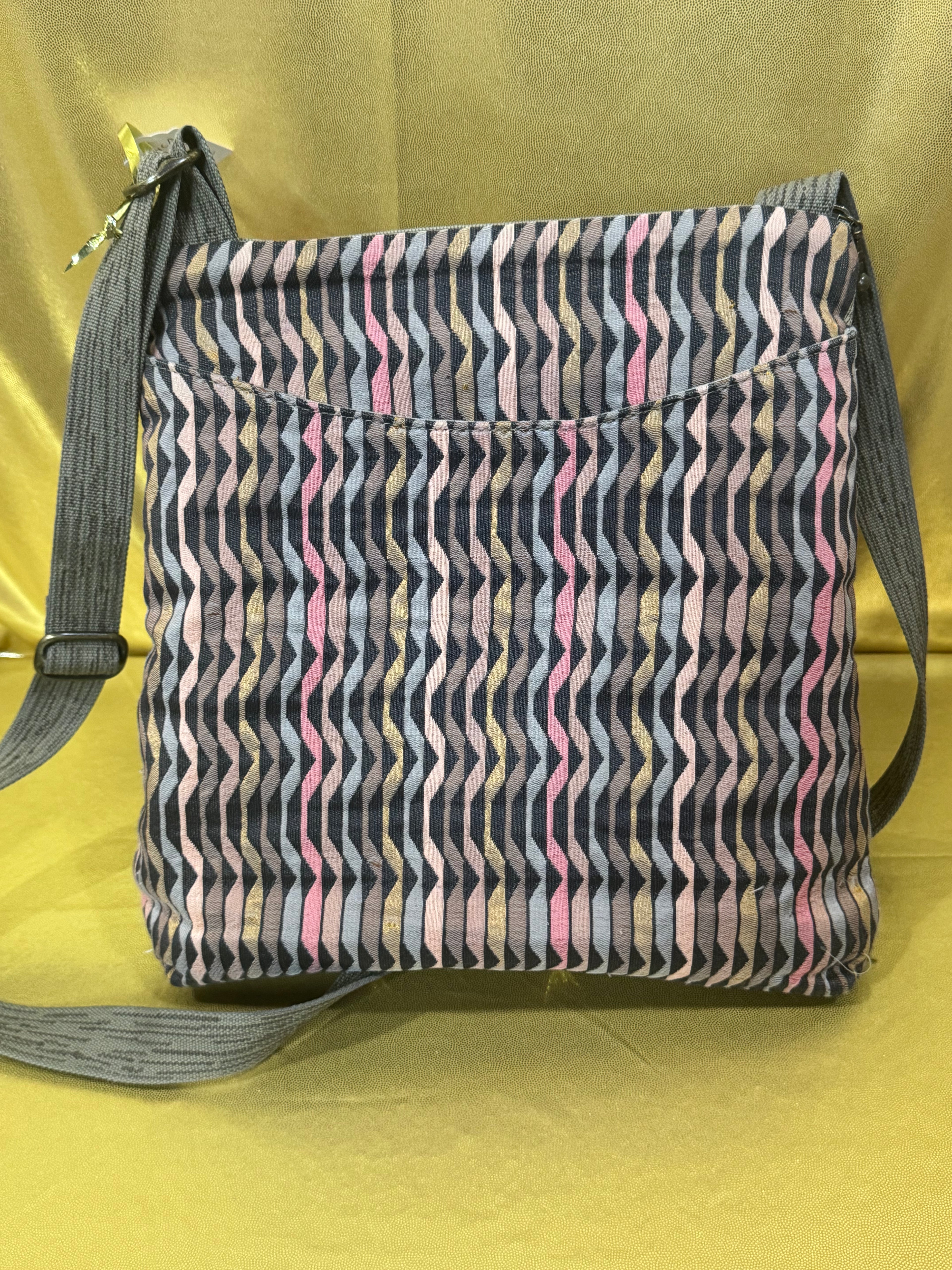Maruca Design Tapestry Crossbody Bag – Wave Pattern & Textured Accent