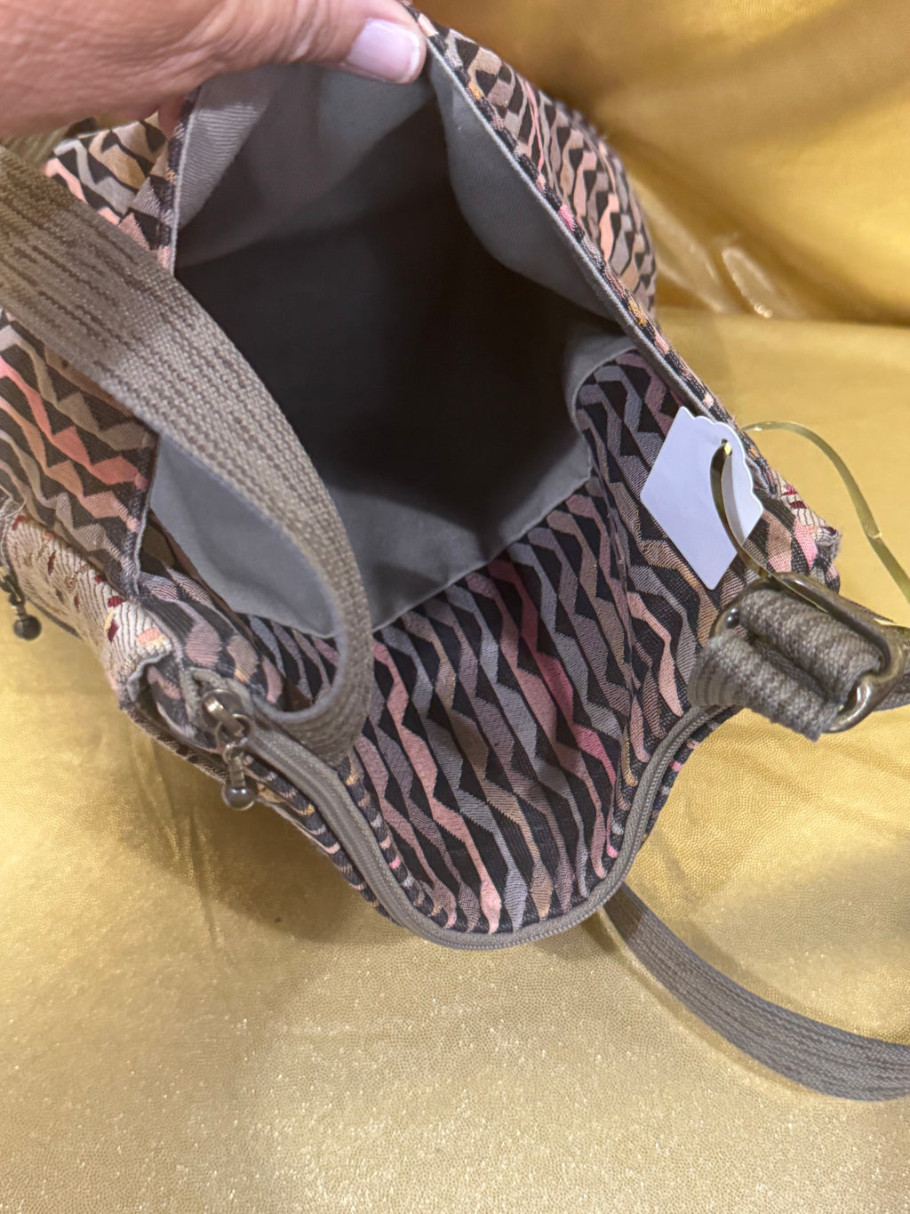 Maruca Design Tapestry Crossbody Bag – Wave Pattern & Textured Accent