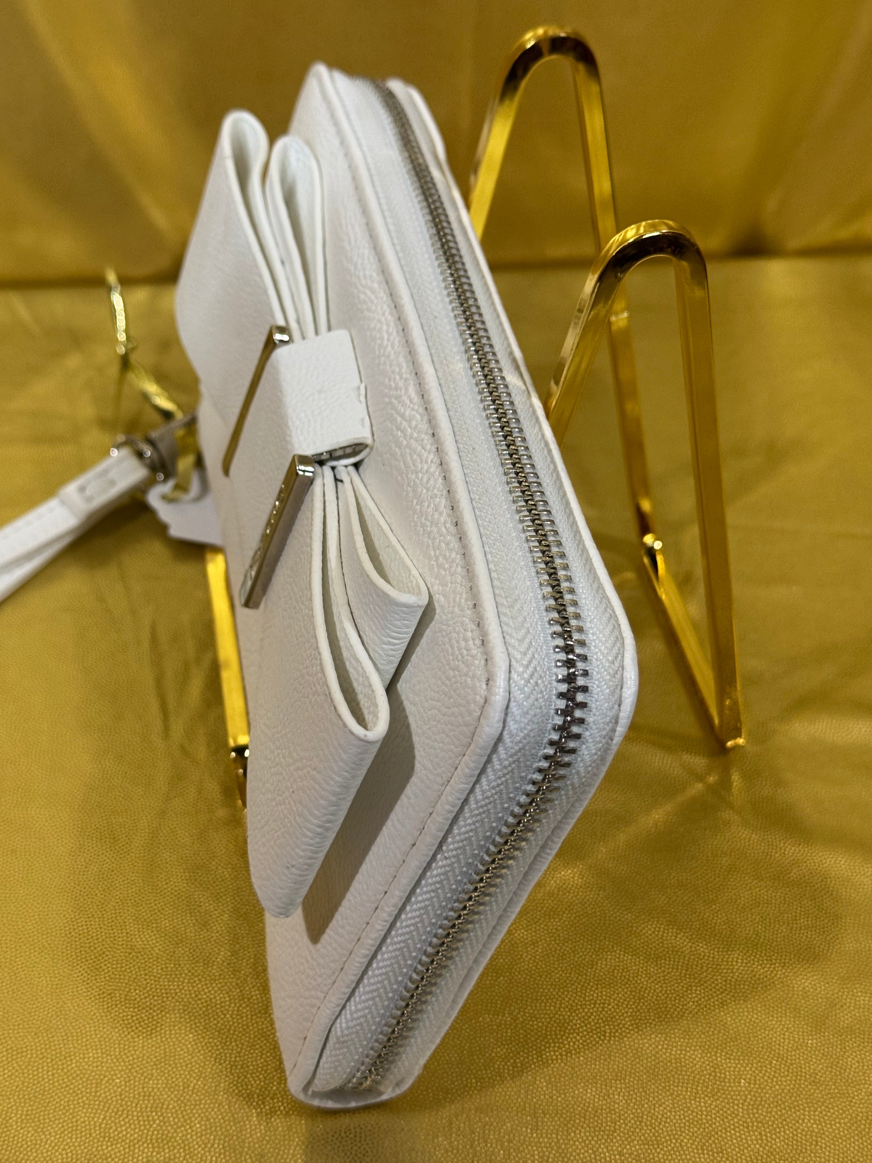 Betsey Johnson White Bow Zippered Wristlet Clutch