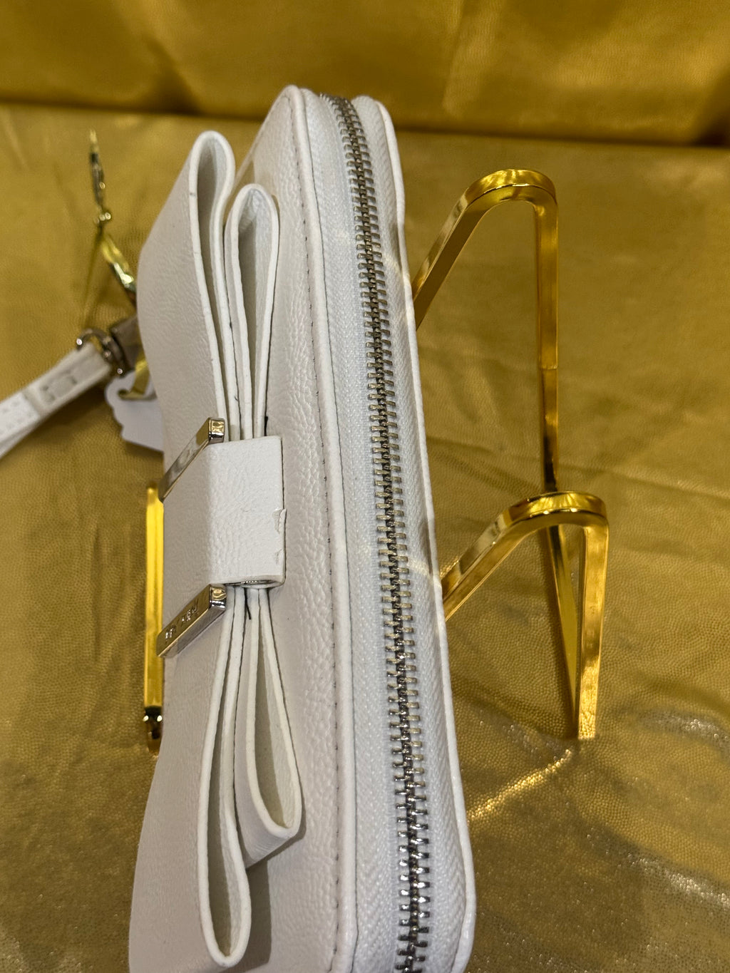 Betsey Johnson White Bow Zippered Wristlet Clutch