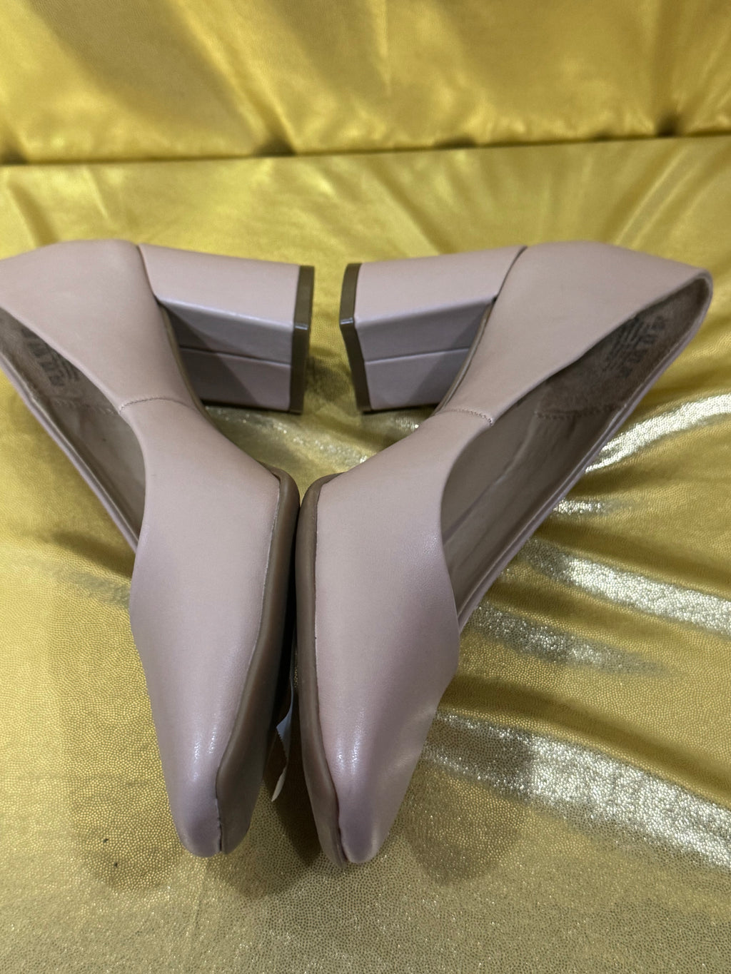 Chic Comfort: Naturalizer Nude Leather Block Heel Pumps (Size 8.5)