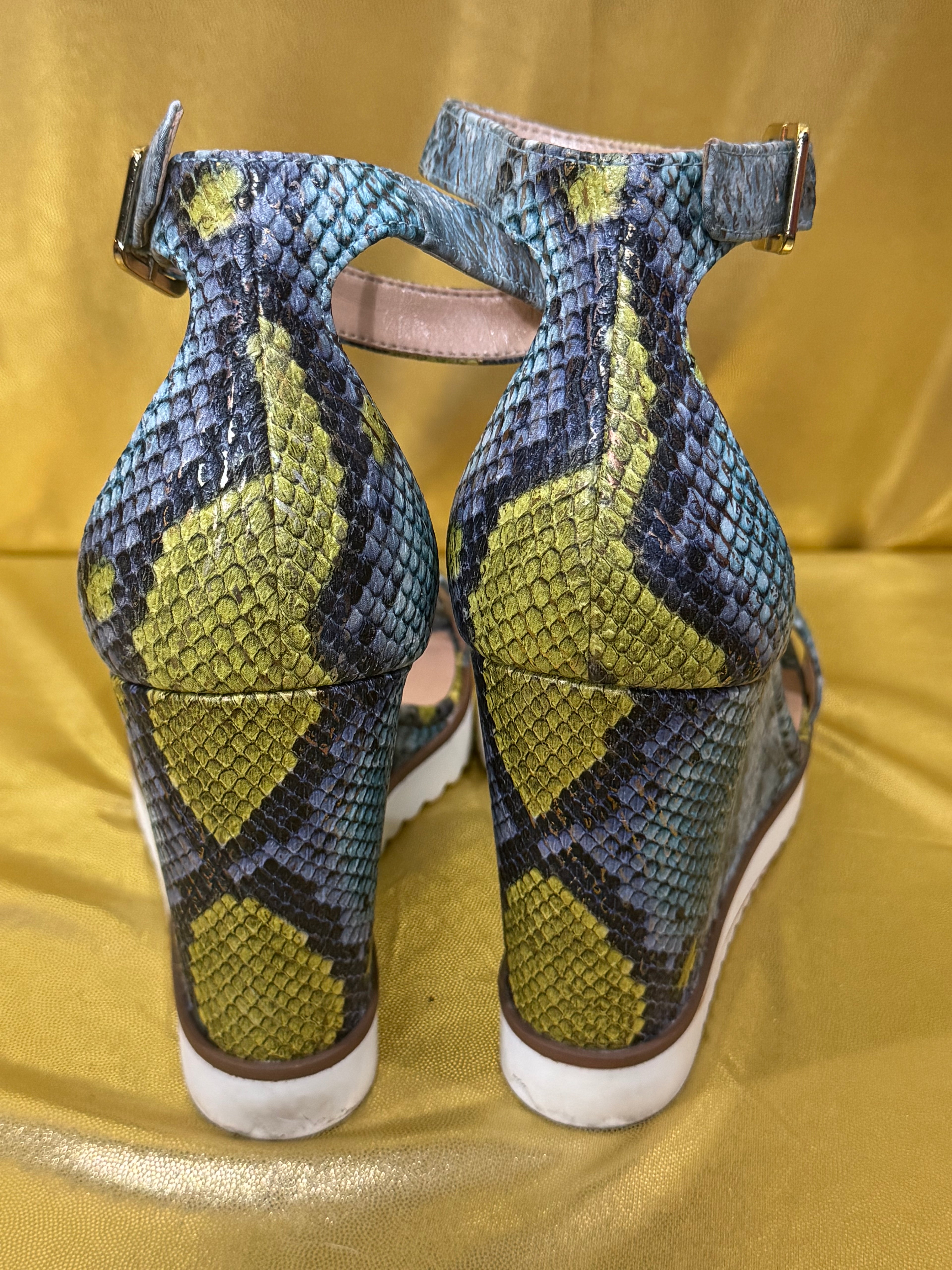 Strut in Style: JLO Jennifer Lopez 'Jaycie' Snakeskin Wedges (Size 7.5)