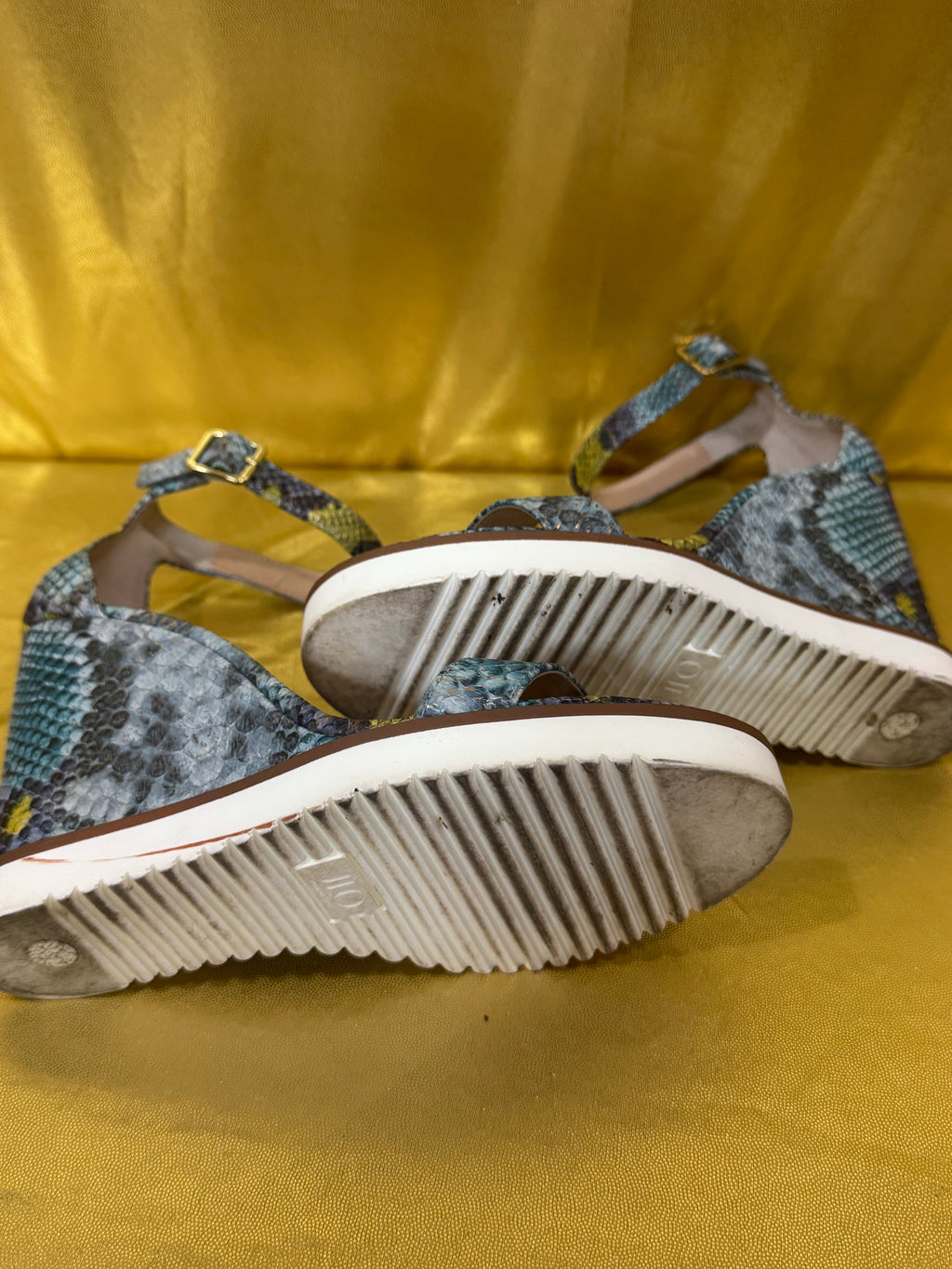 Strut in Style: JLO Jennifer Lopez 'Jaycie' Snakeskin Wedges (Size 7.5)