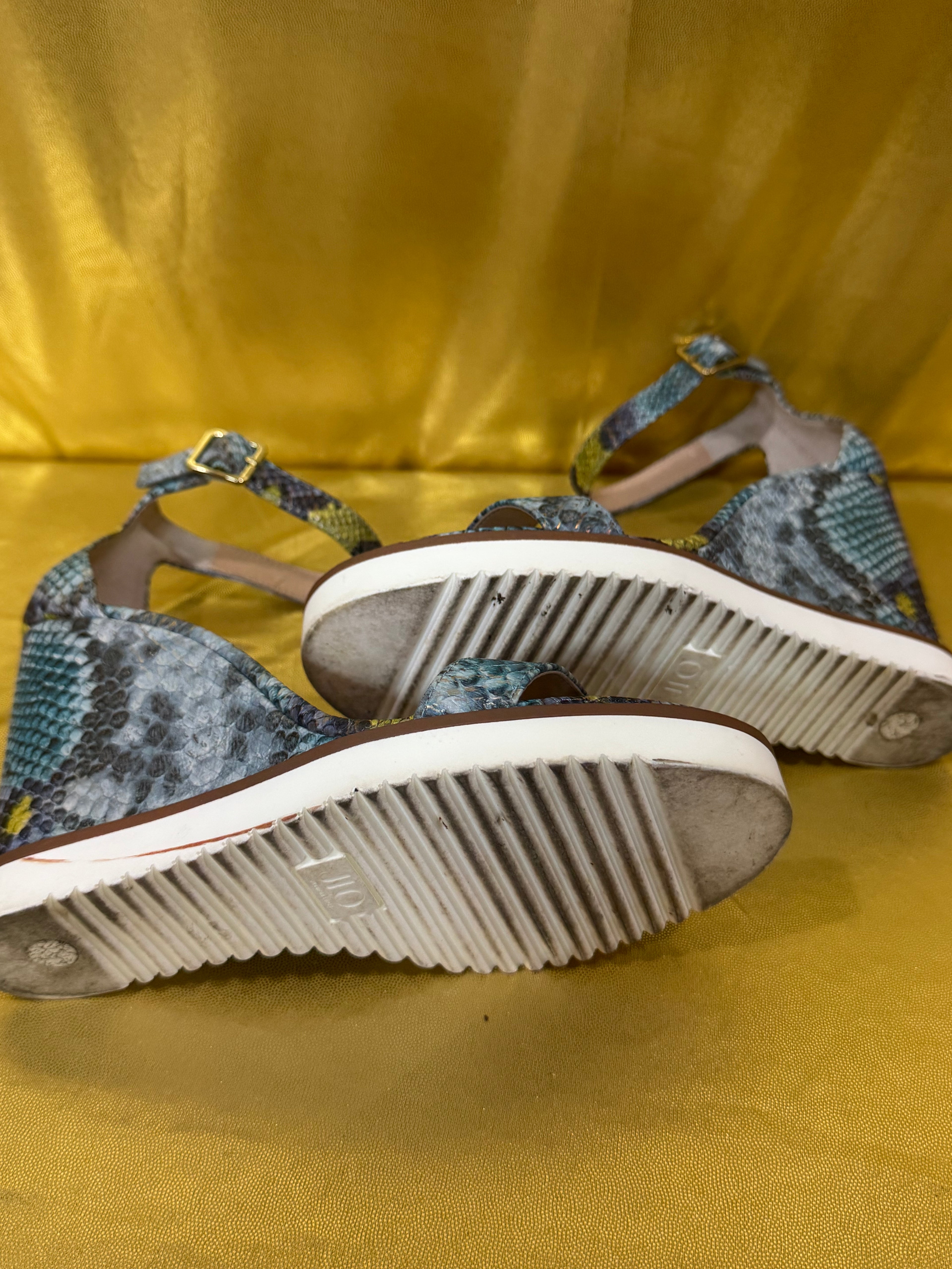 Strut in Style: JLO Jennifer Lopez 'Jaycie' Snakeskin Wedges (Size 7.5)