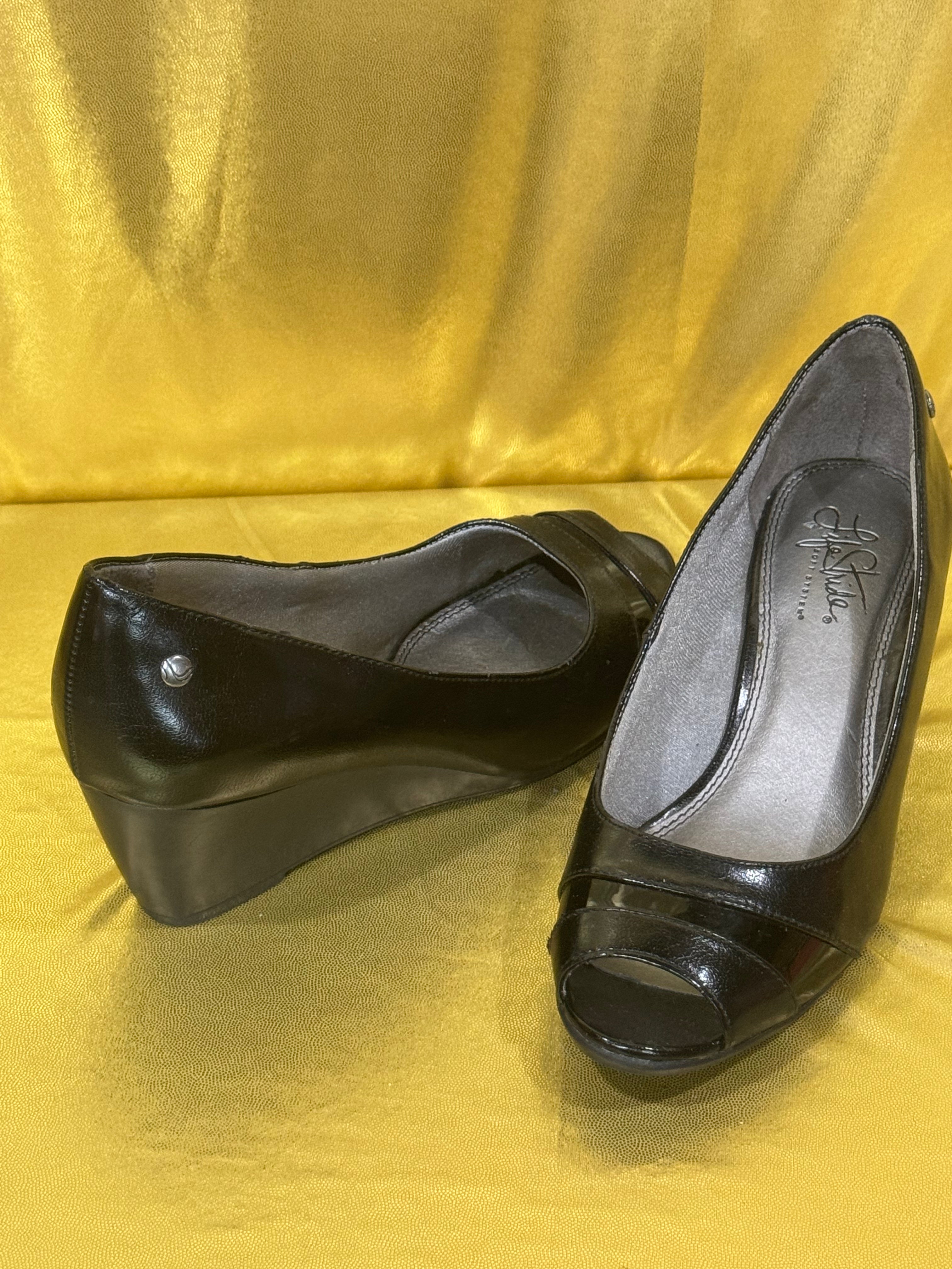 LifeStride Soft System Black Patent Peep-Toe Wedge Pumps – Size 8 Comfort Support