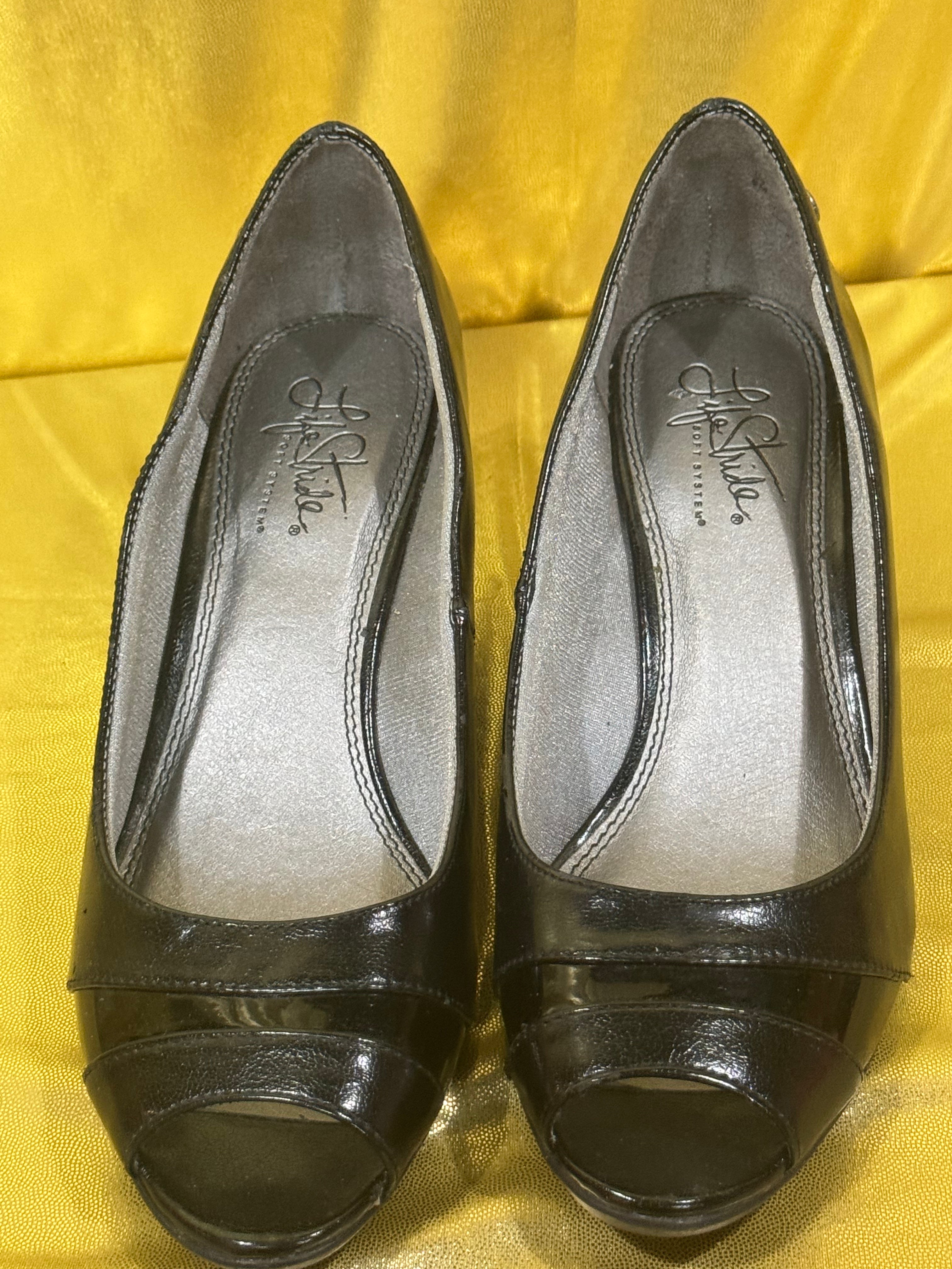 LifeStride Soft System Black Patent Peep-Toe Wedge Pumps – Size 8 Comfort Support