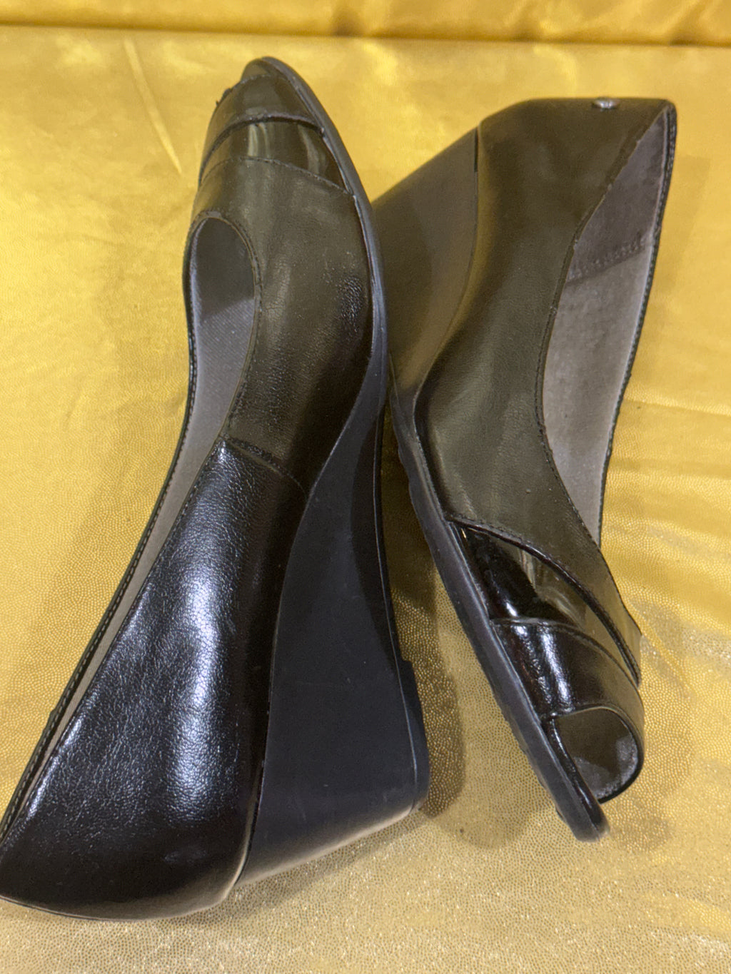 LifeStride Soft System Black Patent Peep-Toe Wedge Pumps – Size 8 Comfort Support
