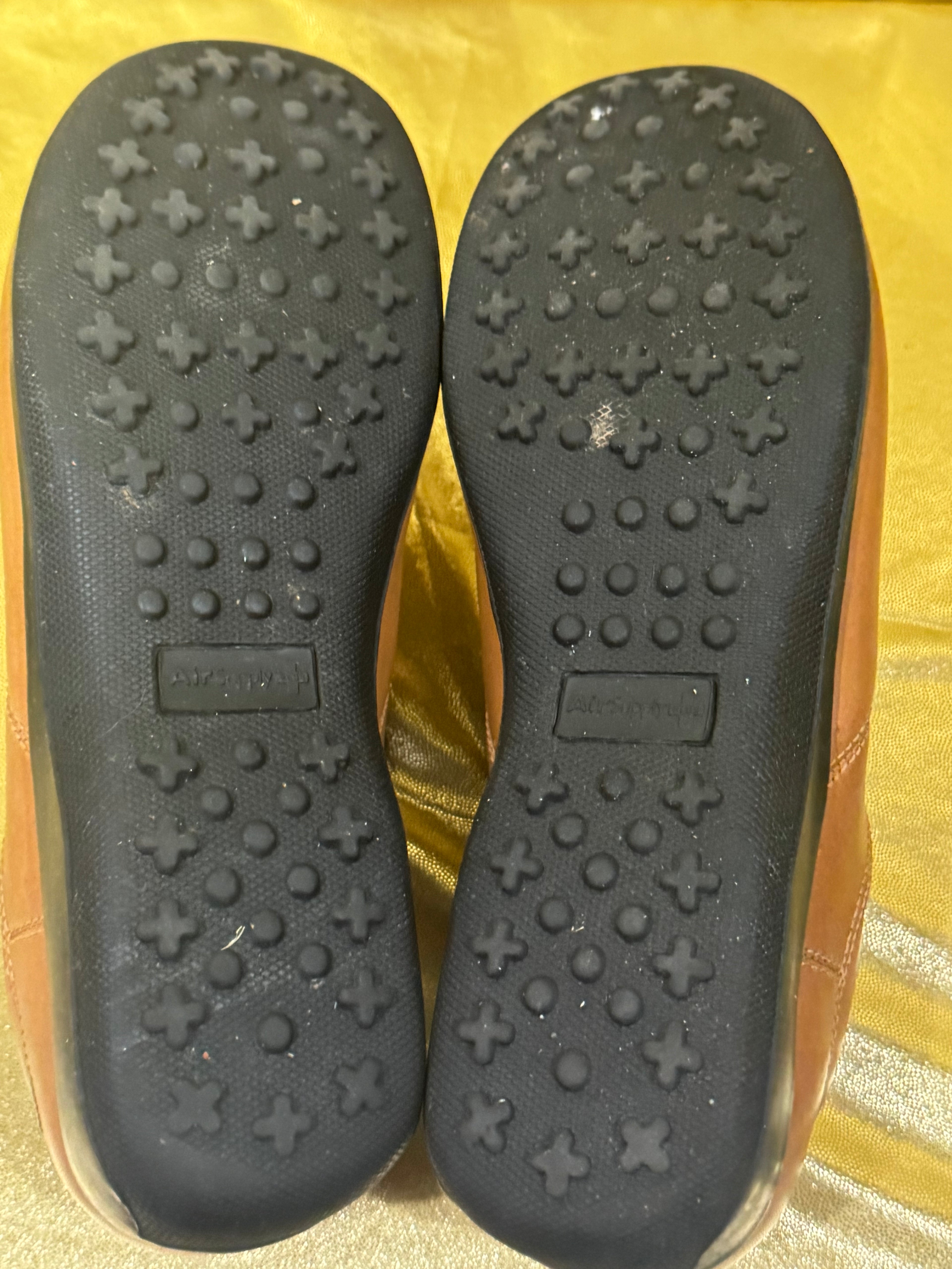 Air Supply Comfort System Size 7.5 Brown Leather Front-Zip Loafers
