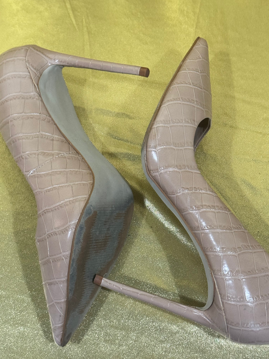 ✨ Steve Madden Vala Croc-Embossed Pointed-Toe Pumps – Nude/Beige, Size 8.5 ✨