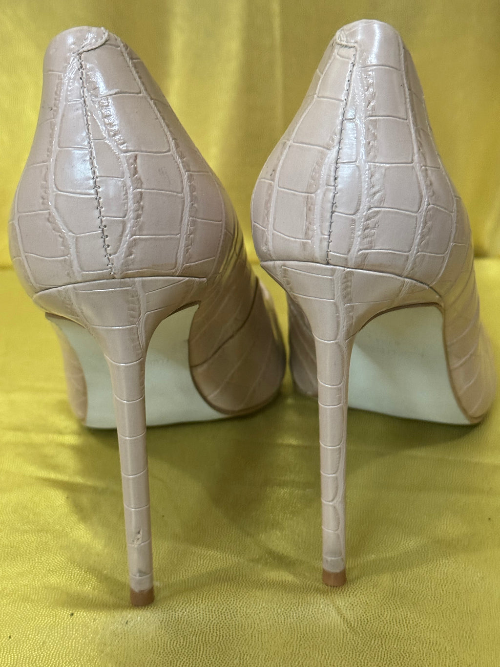 ✨ Steve Madden Vala Croc-Embossed Pointed-Toe Pumps – Nude/Beige, Size 8.5 ✨