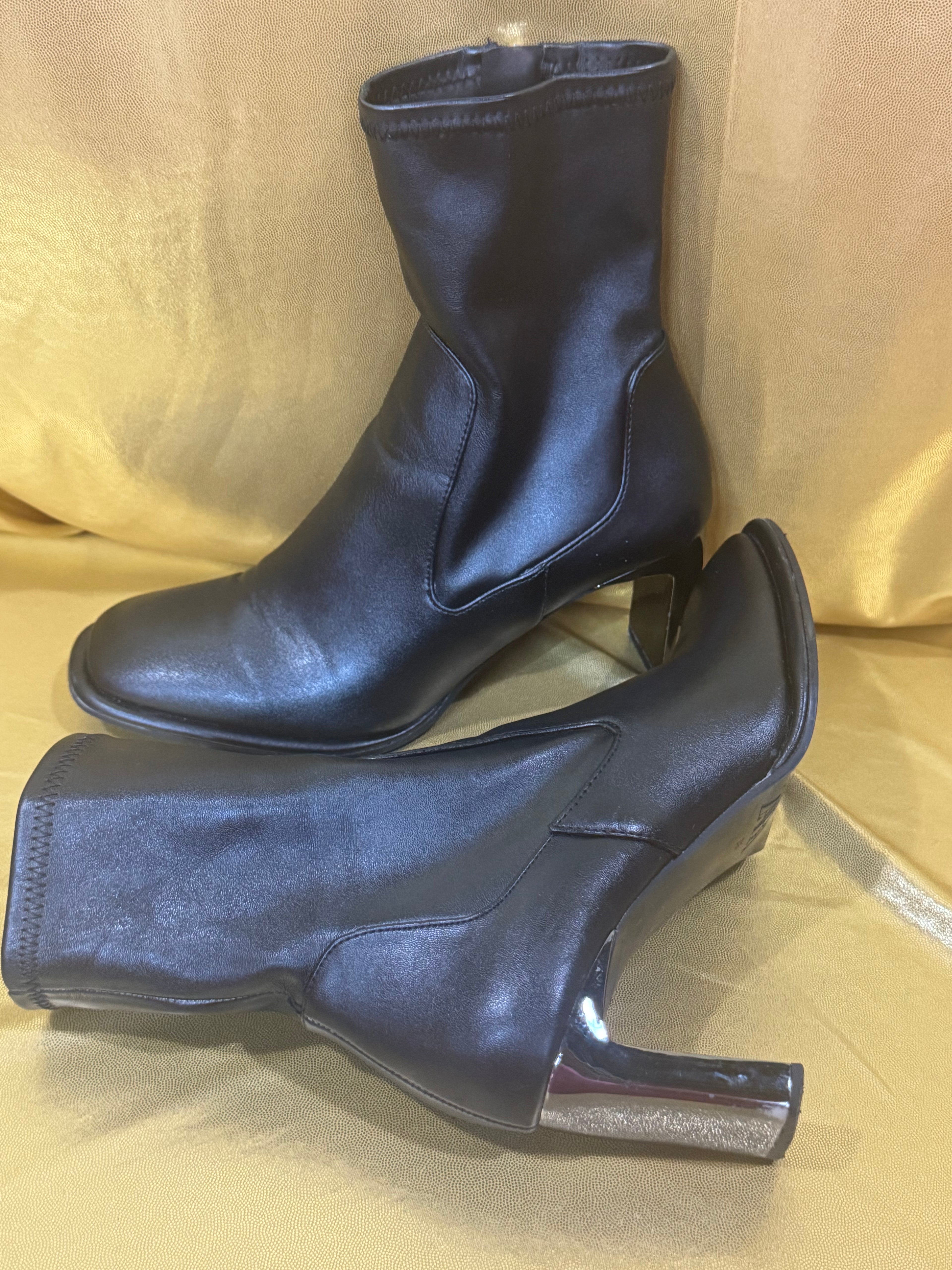 ✨ Step Up Your Style: Zara Metallic Heel Ankle Boots ✨