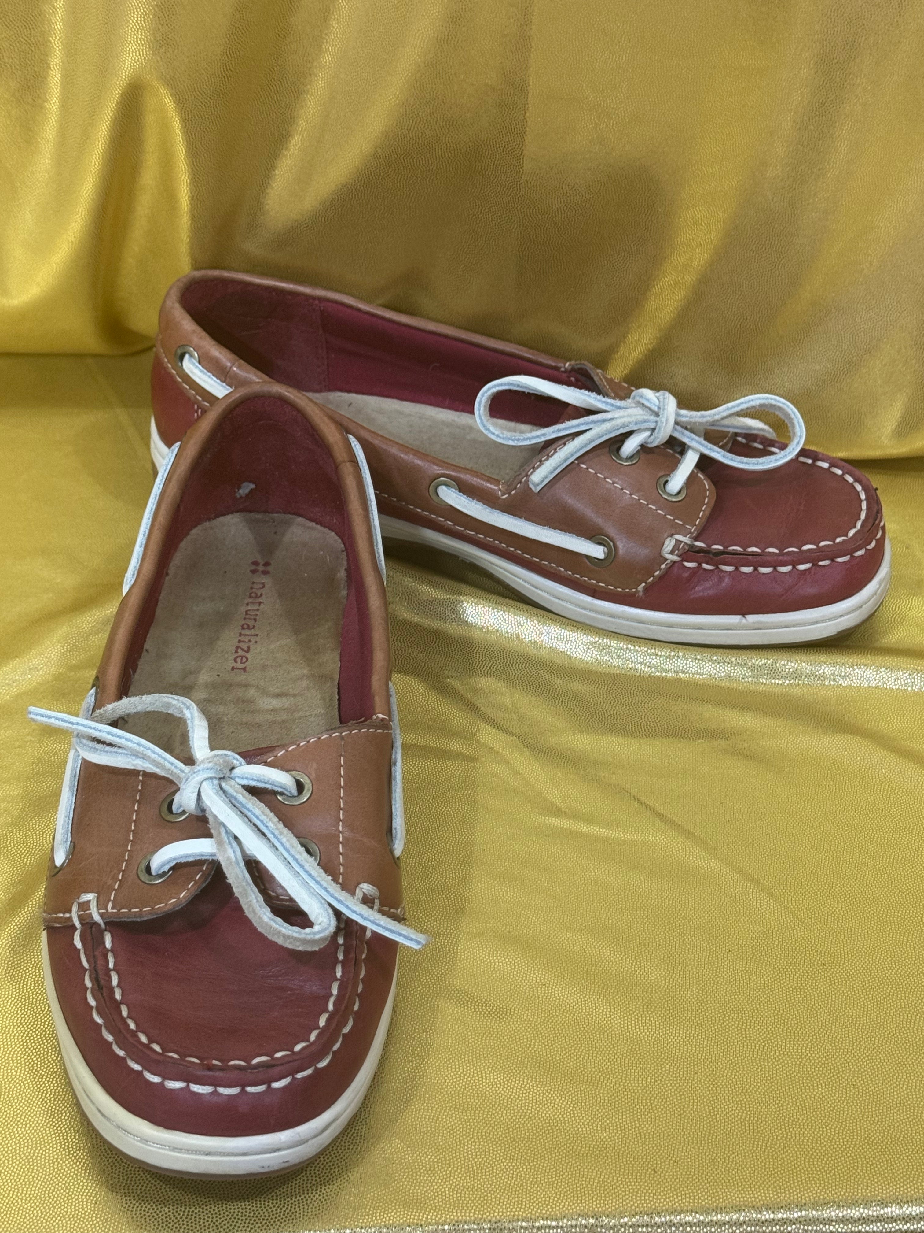 Vintage-Vibe Naturalizer Leather Boat Shoes – Size 7.5