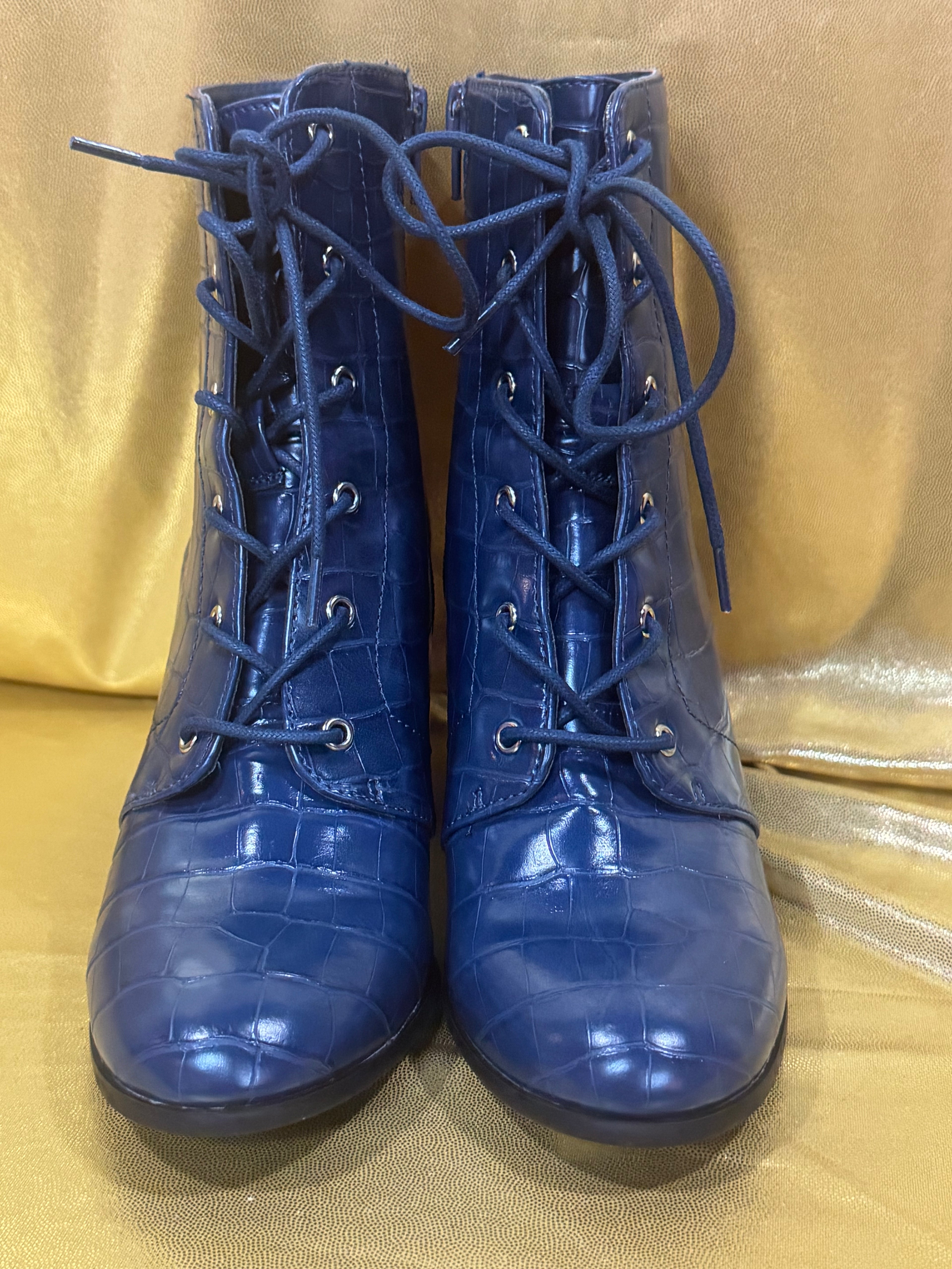 ✨ Statement Maker: Forever 21 Blue Croc Lace-Up Boots (Size 6) ✨
