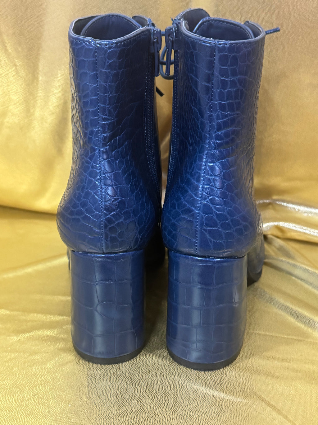 ✨ Statement Maker: Forever 21 Blue Croc Lace-Up Boots (Size 6) ✨