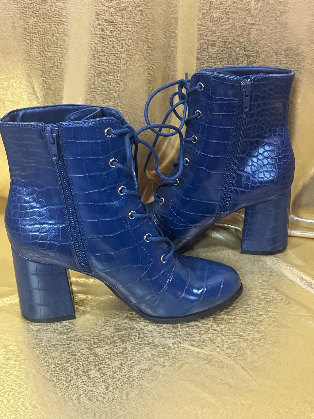 ✨ Statement Maker: Forever 21 Blue Croc Lace-Up Boots (Size 6) ✨