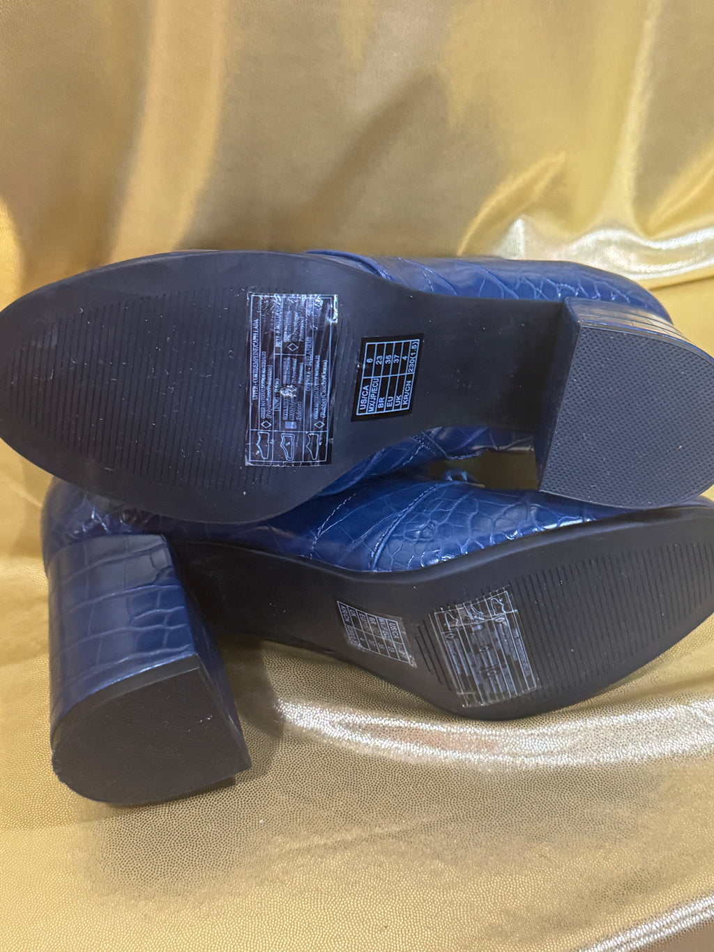 ✨ Statement Maker: Forever 21 Blue Croc Lace-Up Boots (Size 6) ✨