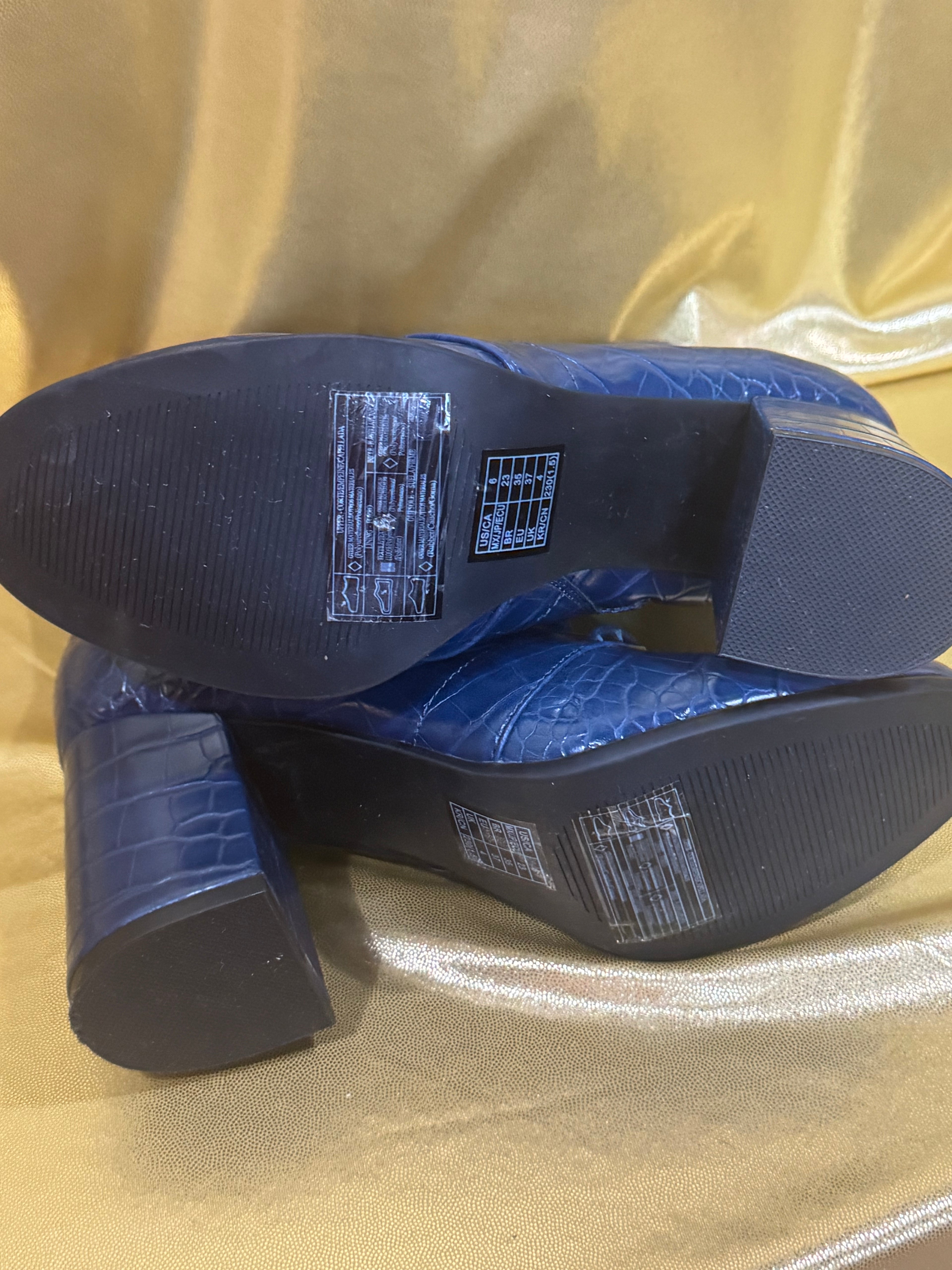 ✨ Statement Maker: Forever 21 Blue Croc Lace-Up Boots (Size 6) ✨