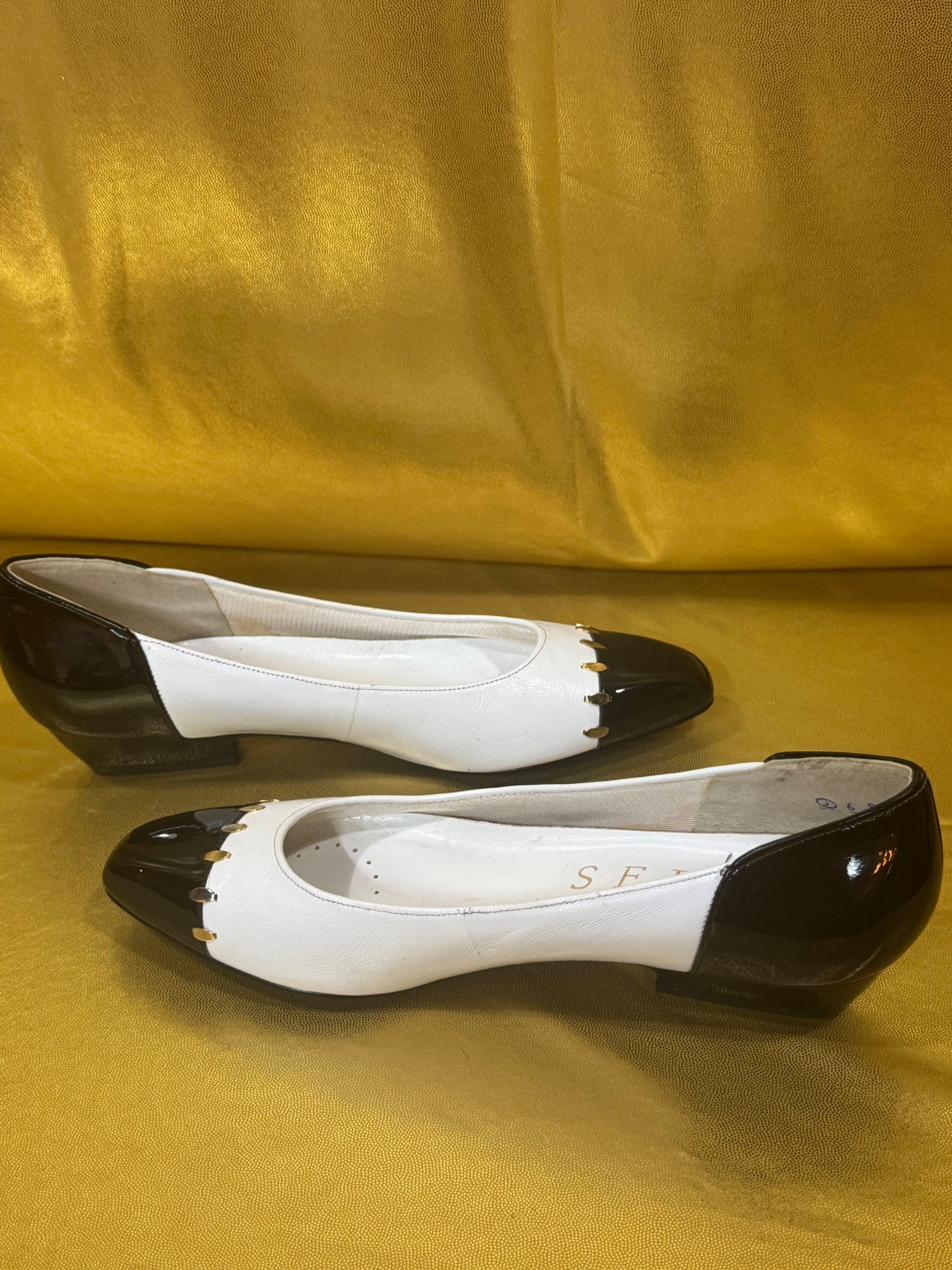 Vintage Selby Comfort Flex Black & White Cap Toe Pumps Size 6B — Made in USA