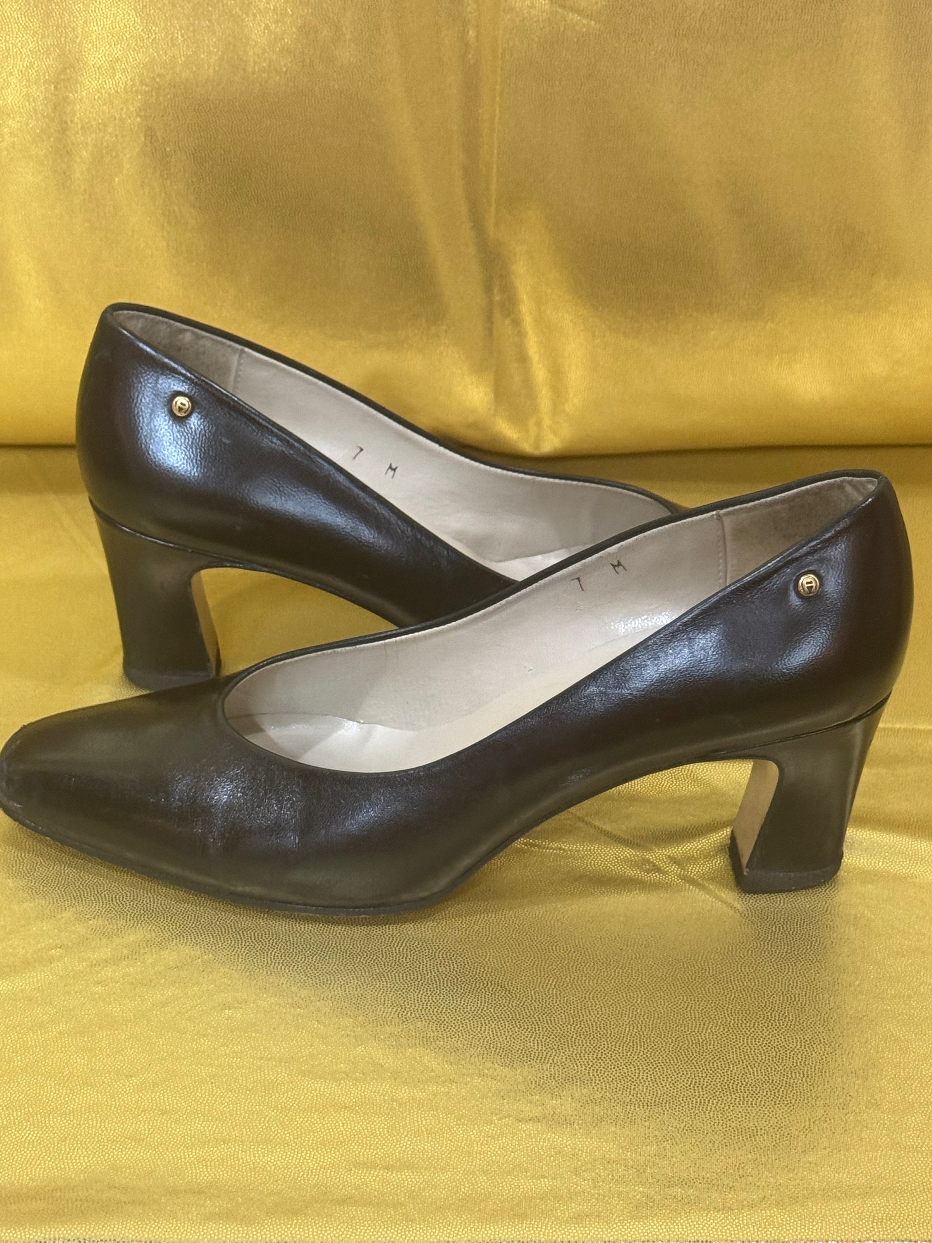 Etienne Aigner Taylor Black Leather Pumps Block Heel Almond Toe Vintage Size 7
