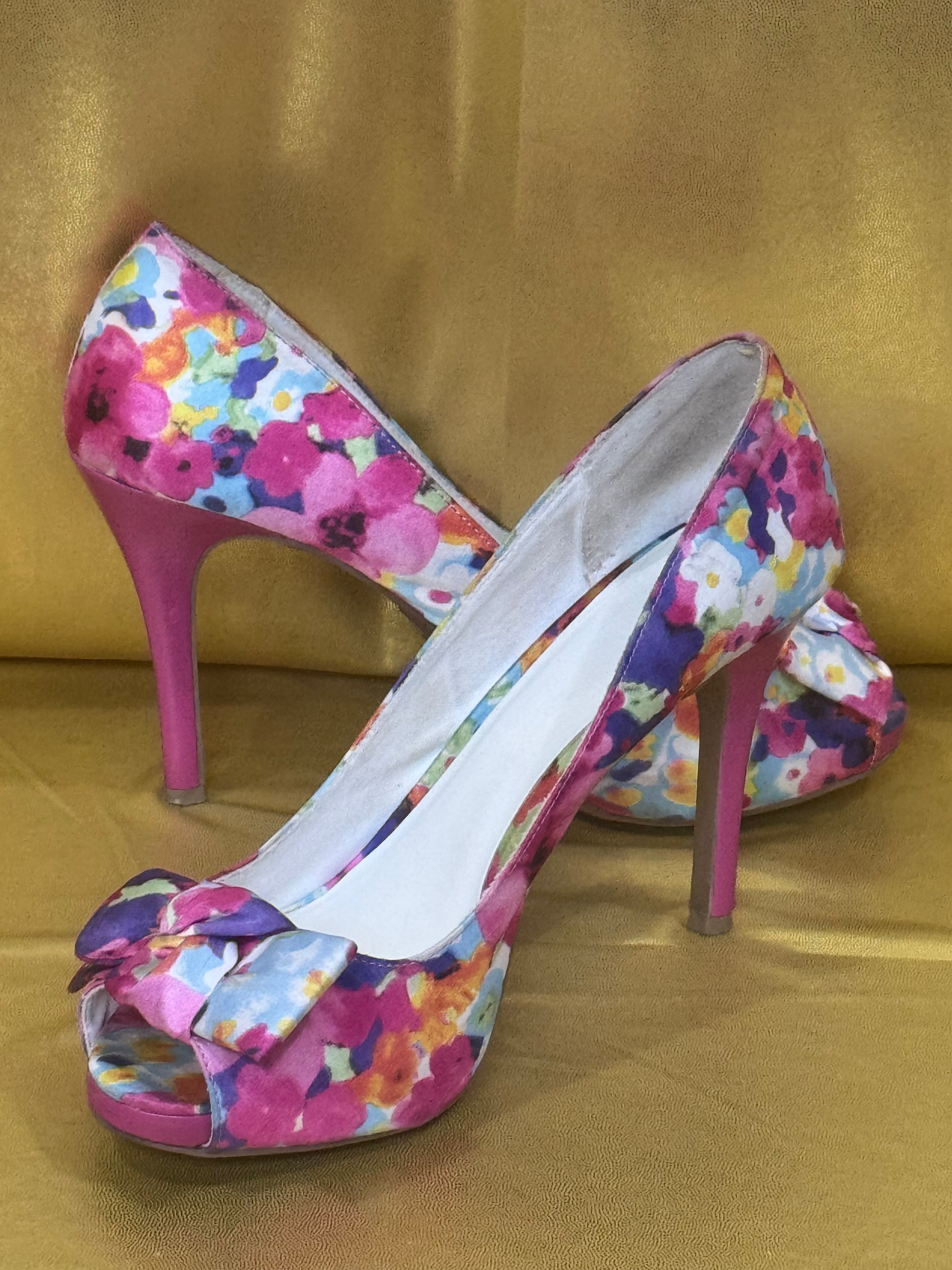 Fioni Floral Peep-Toe Platform Heels with Bow Detail – Size 9.5