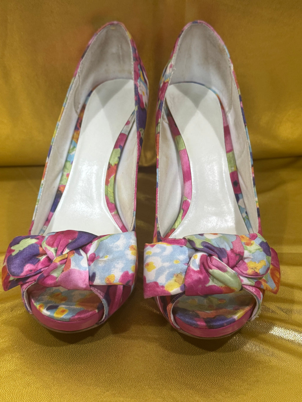 Fioni Floral Peep-Toe Platform Heels with Bow Detail – Size 9.5