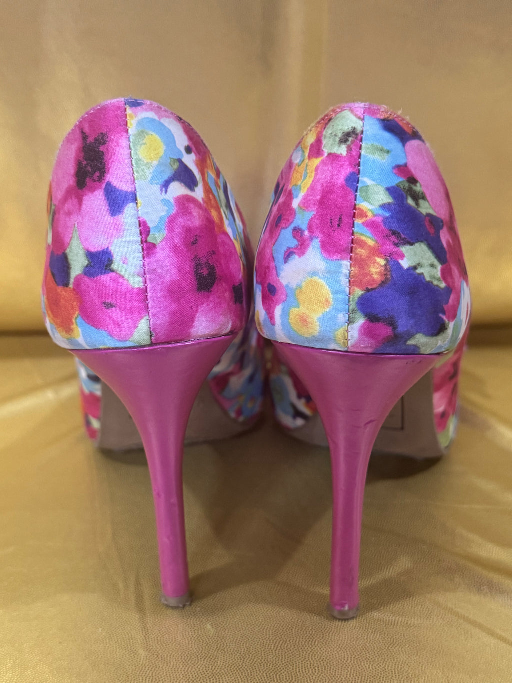 Fioni Floral Peep-Toe Platform Heels with Bow Detail – Size 9.5