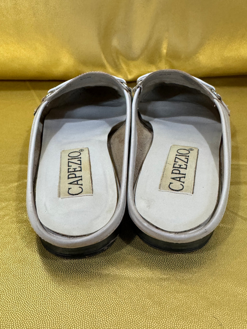 Vintage Capezio "Jenna" Cream Leather Mule Loafers – Size 6.5
