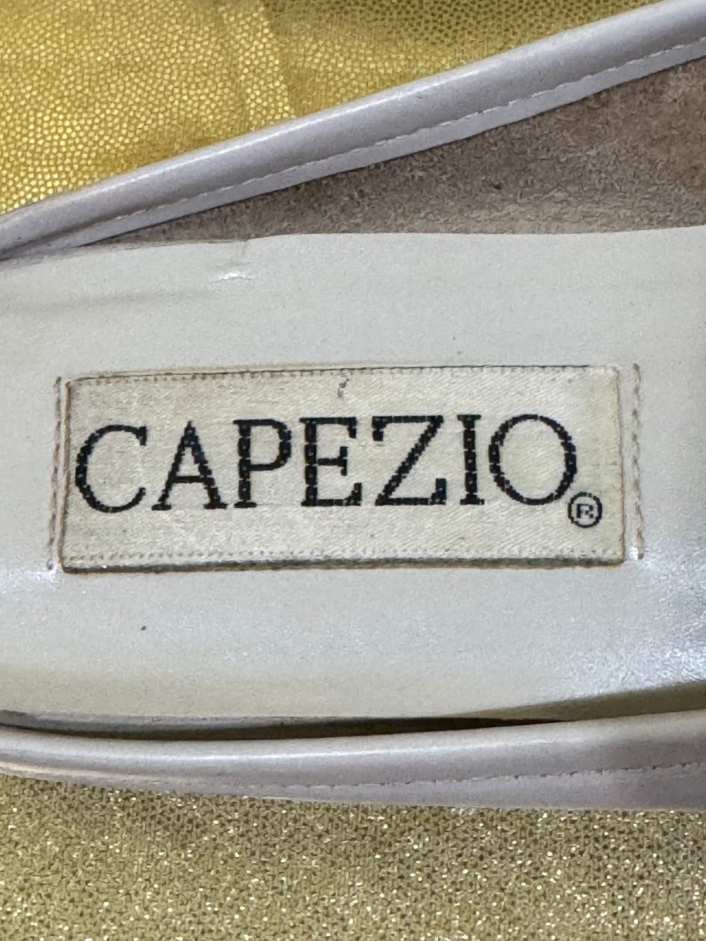 Vintage Capezio "Jenna" Cream Leather Mule Loafers – Size 6.5