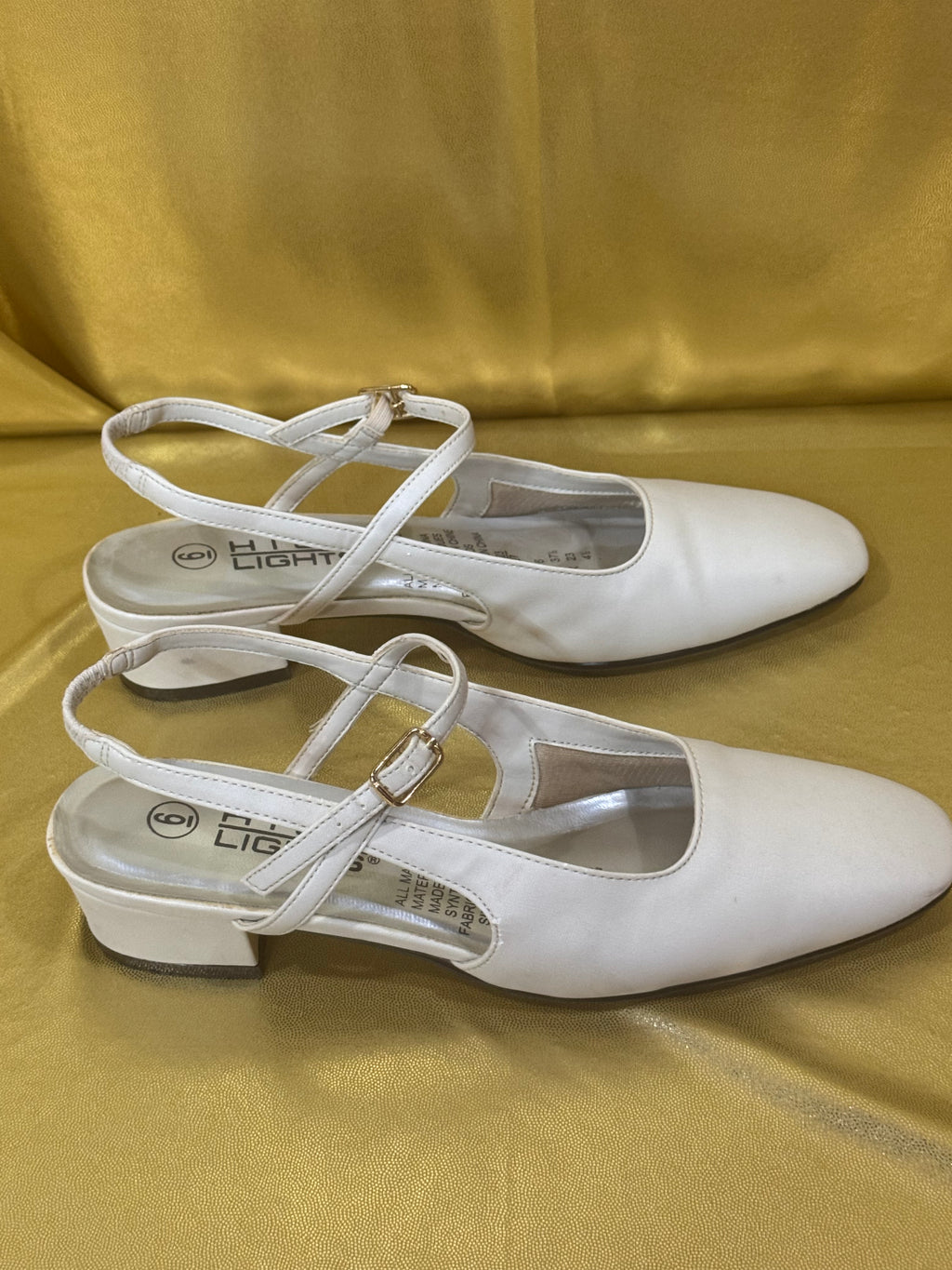 ✨ Highlights White Low Block Heel Slingback Pumps - Size 6 ✨