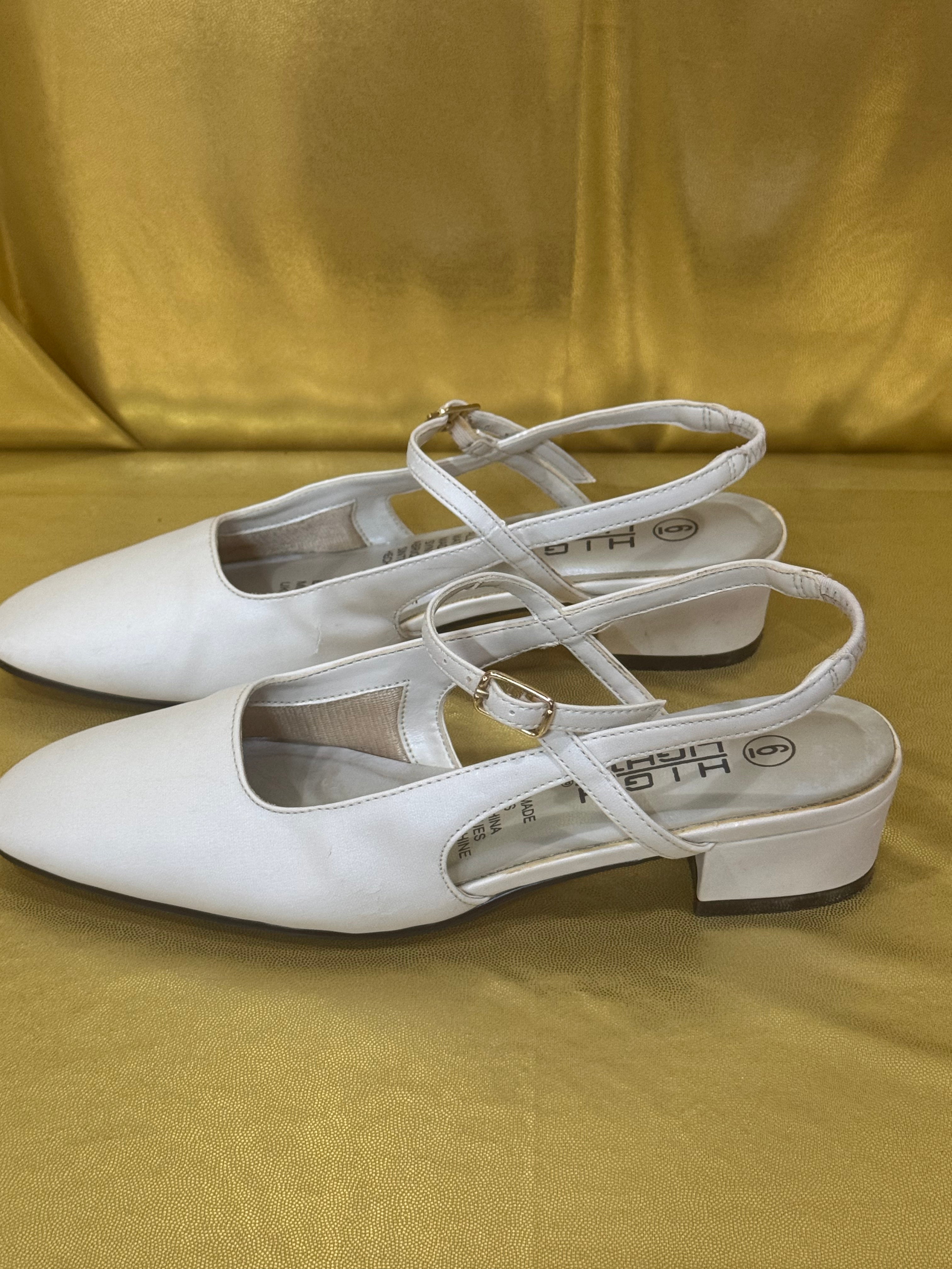 ✨ Highlights White Low Block Heel Slingback Pumps - Size 6 ✨