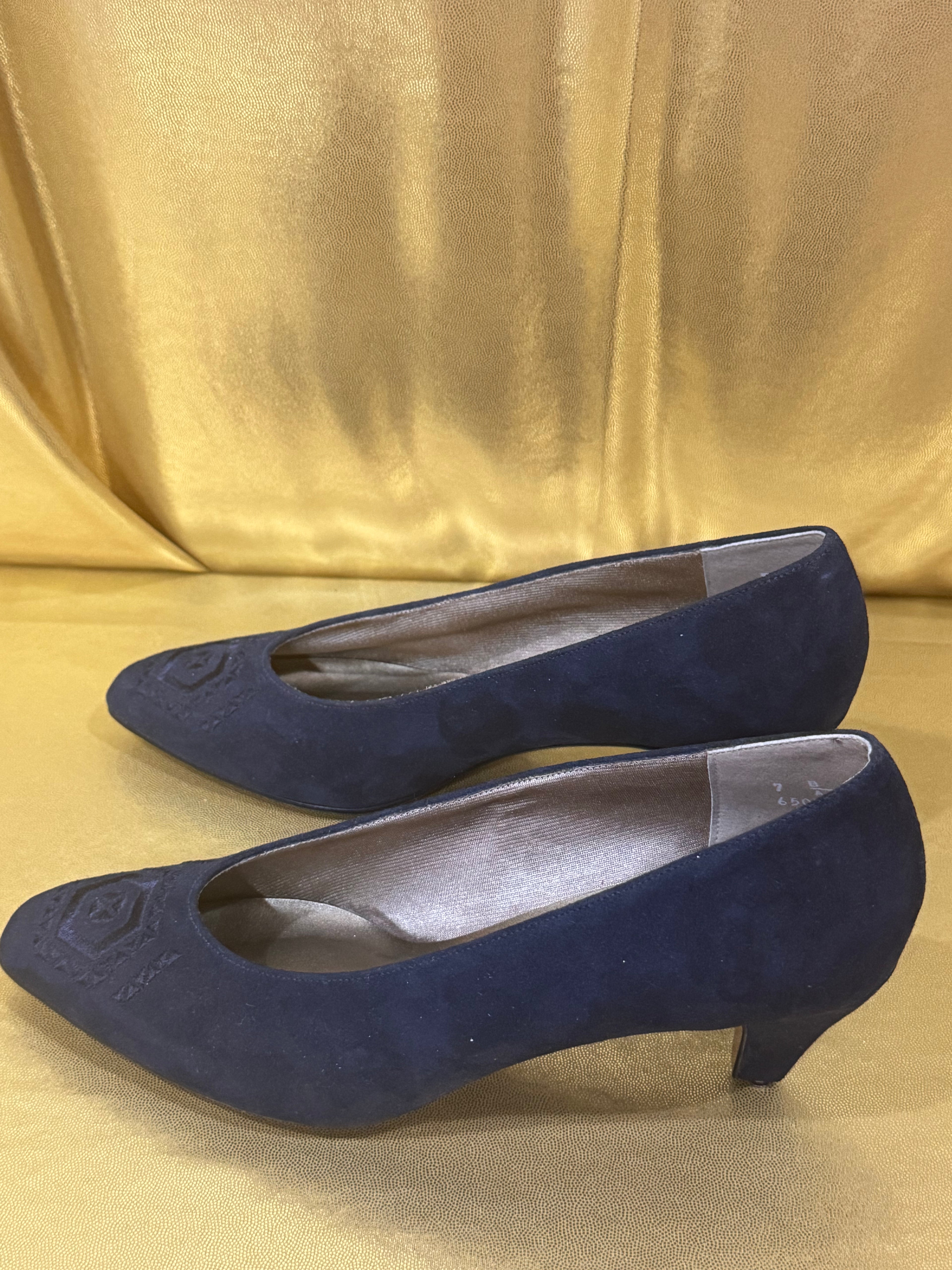 Vintage LifeStride Navy Blue Suede Heels | Embroidered Toe Block Heel | Made in USA | Size 7