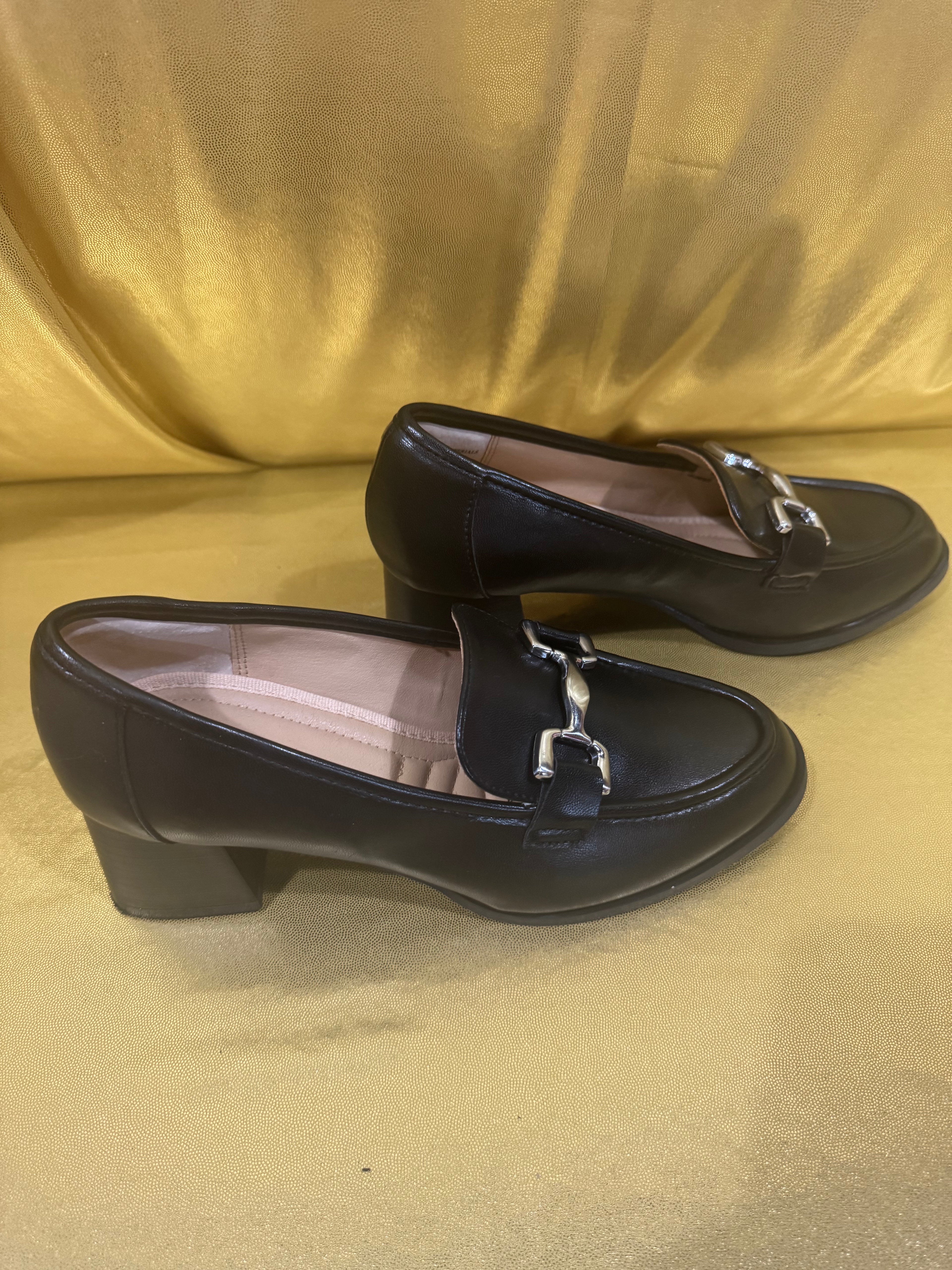 Adrienne Vittadini Black Leather Heeled Loafers with Silver Bit Detail - Size 7.5