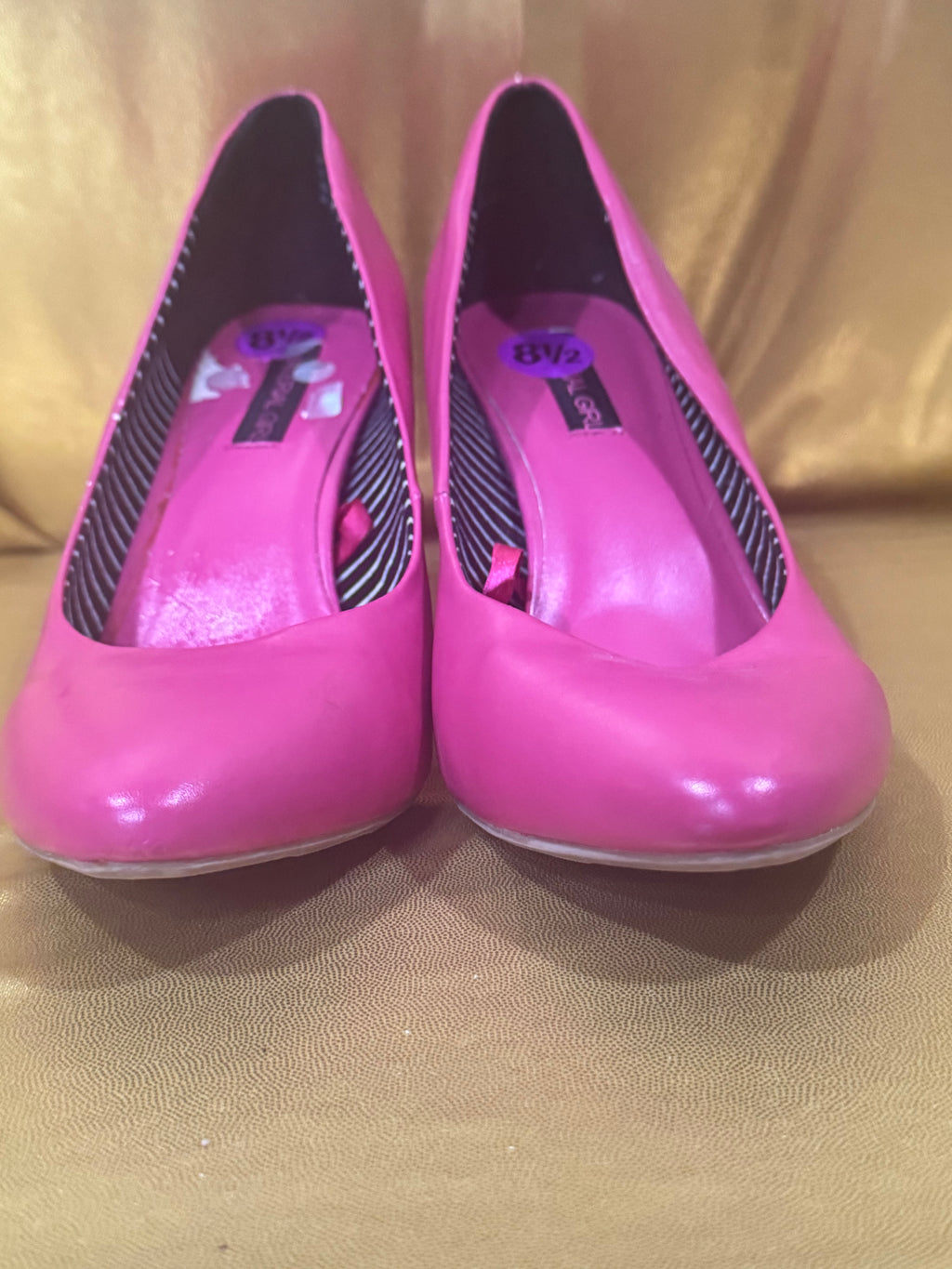 Material Girl Hot Pink Kitten Heels – Size 8.5