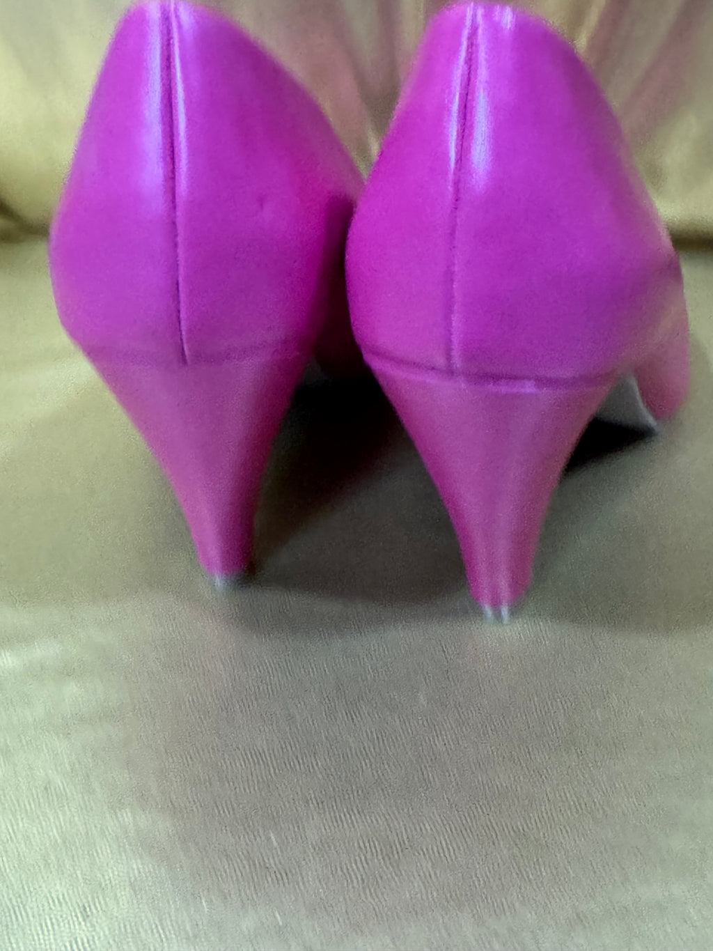 Material Girl Hot Pink Kitten Heels – Size 8.5