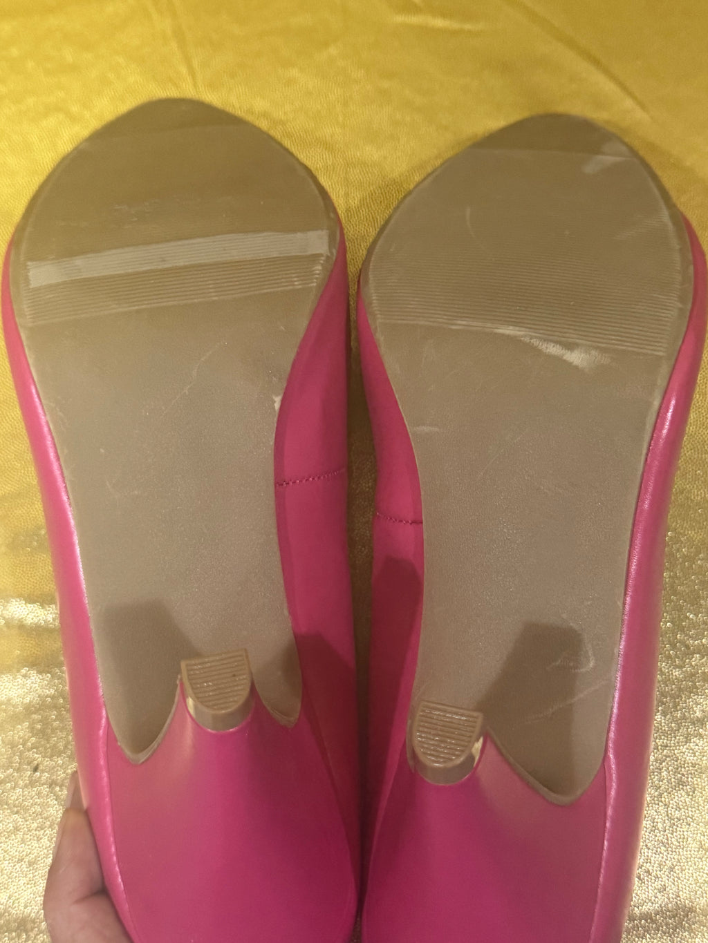 Material Girl Hot Pink Kitten Heels – Size 8.5