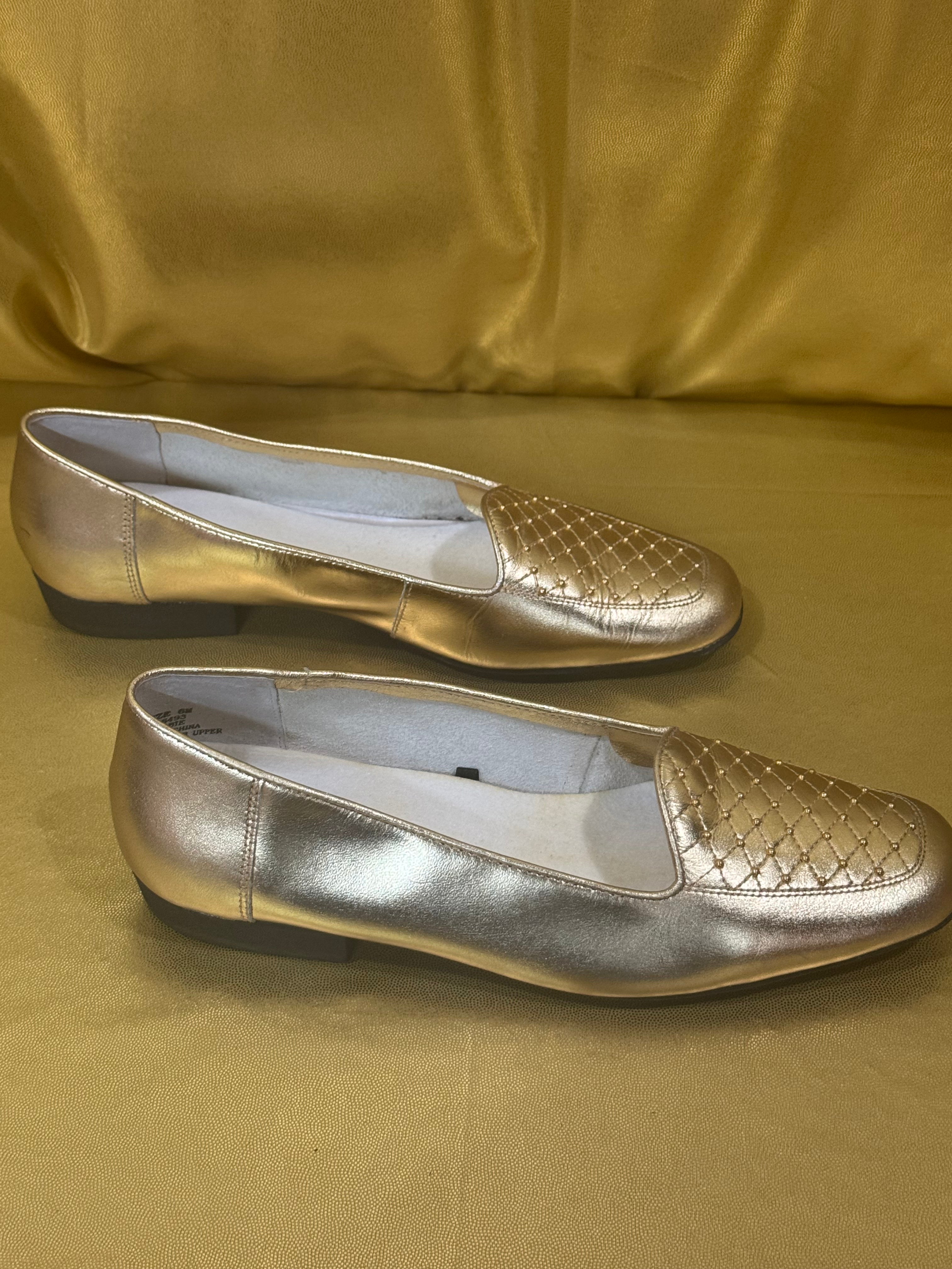 Easy Spirit Barbie Metallic Gold Quilted Leather Loafers - Size 6