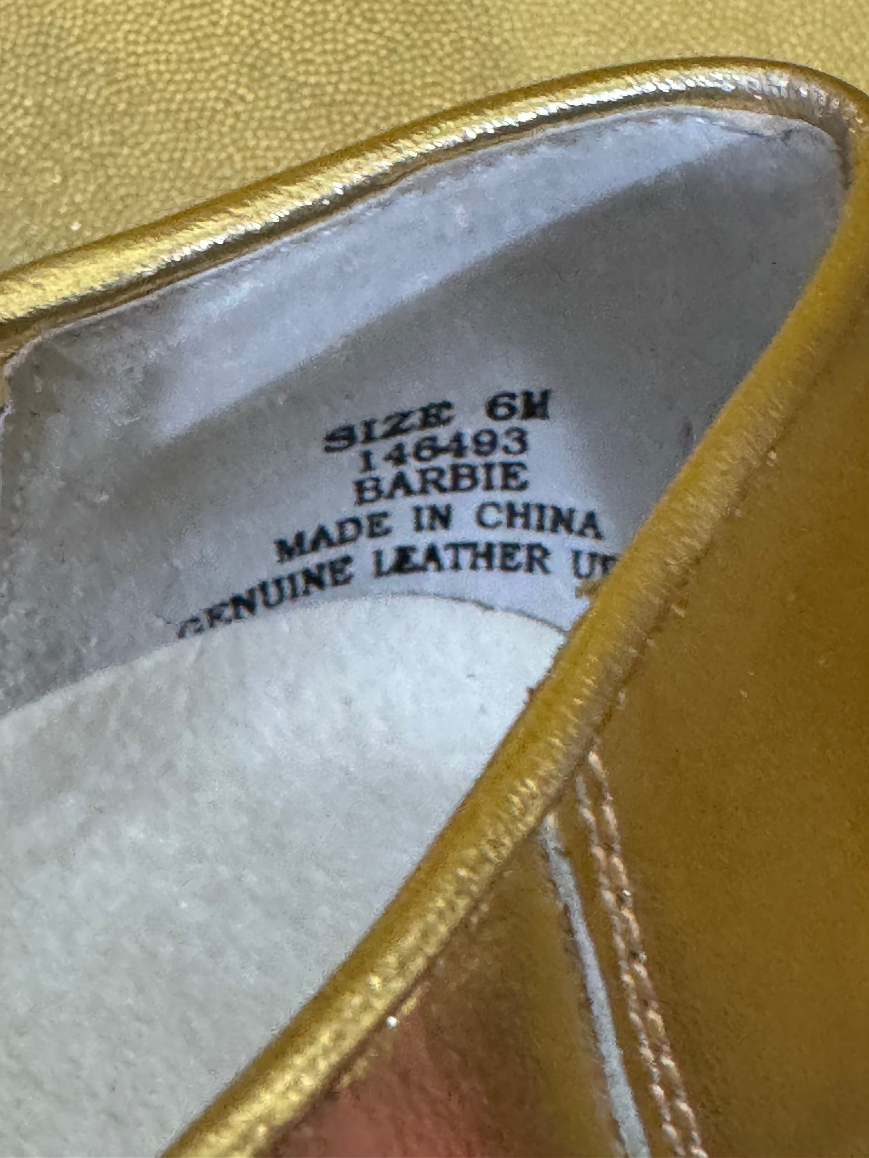 Easy Spirit Barbie Metallic Gold Quilted Leather Loafers - Size 6