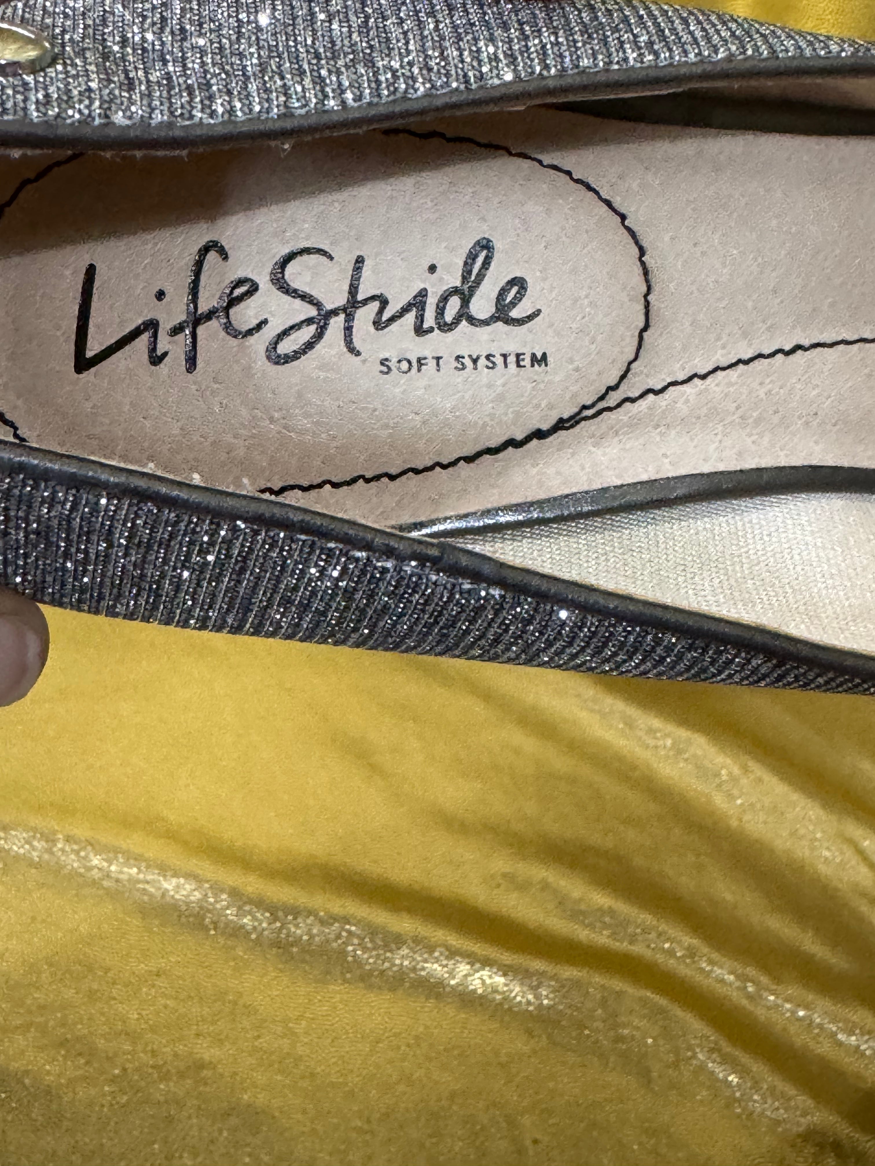 LifeStride Parigi Silver Glitter Classic Pumps | Size 9M | Comfort Insole