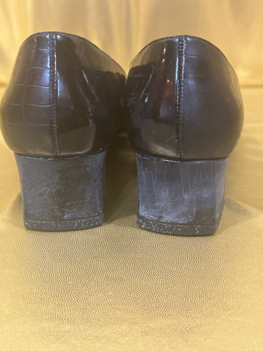 Vintage Easy Street Faux Croc Block Heel Pumps – Black, Size 5.5