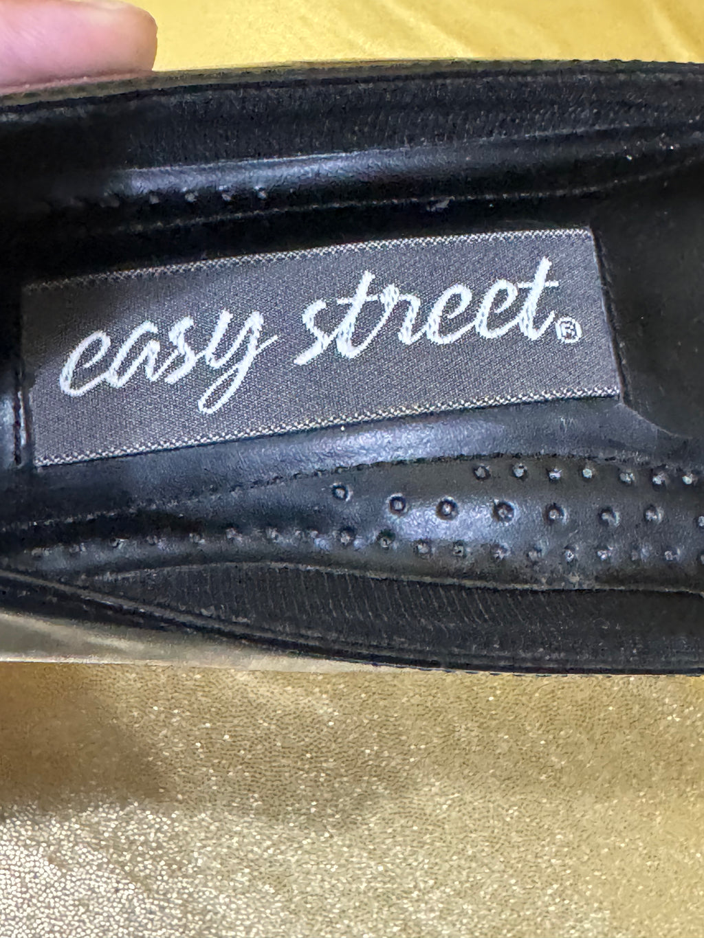 Vintage Easy Street Faux Croc Block Heel Pumps – Black, Size 5.5