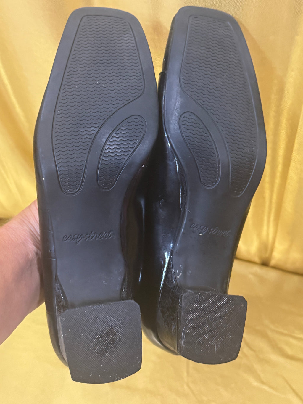 Vintage Easy Street Faux Croc Block Heel Pumps – Black, Size 5.5
