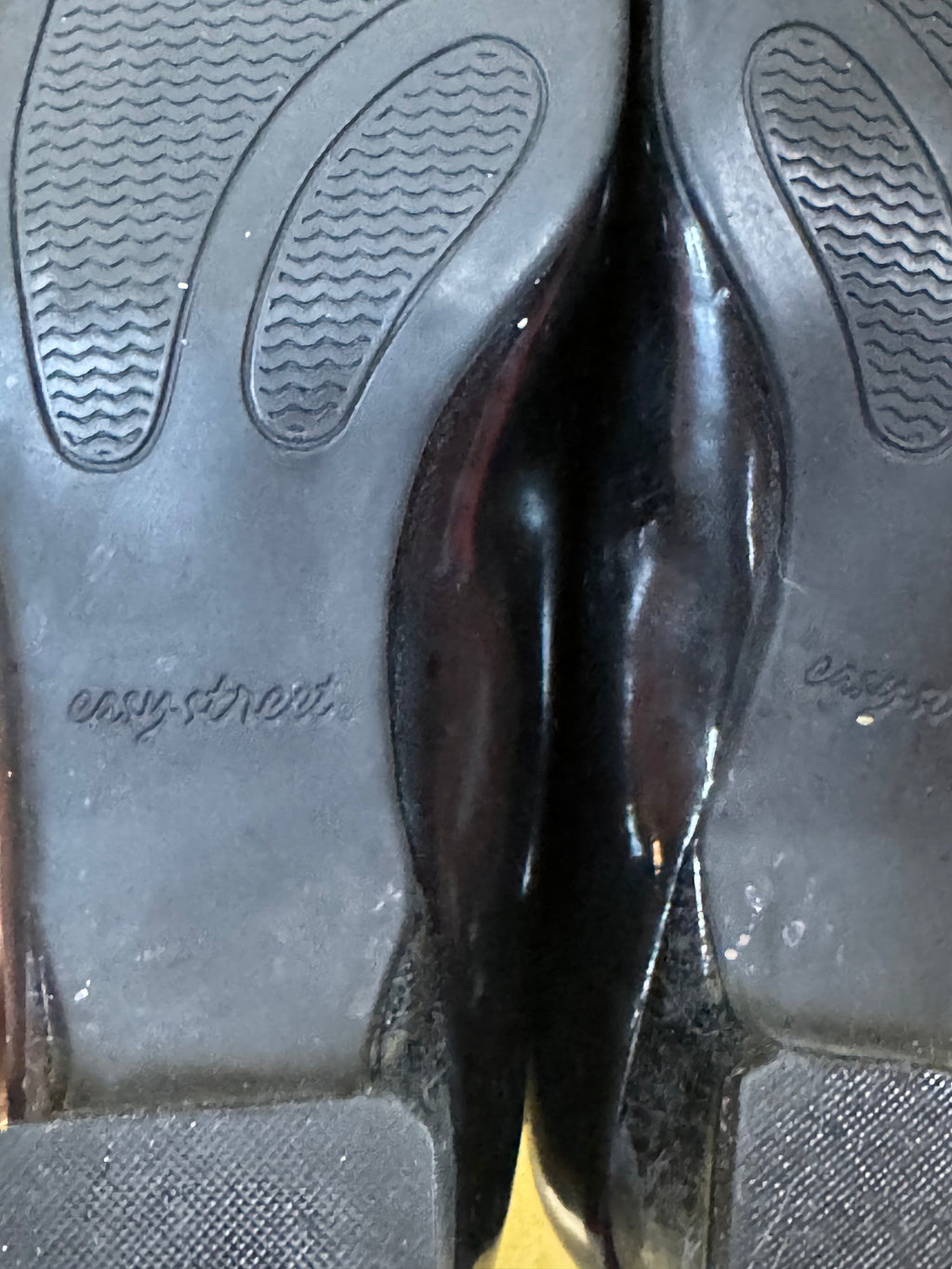 Vintage Easy Street Faux Croc Block Heel Pumps – Black, Size 5.5