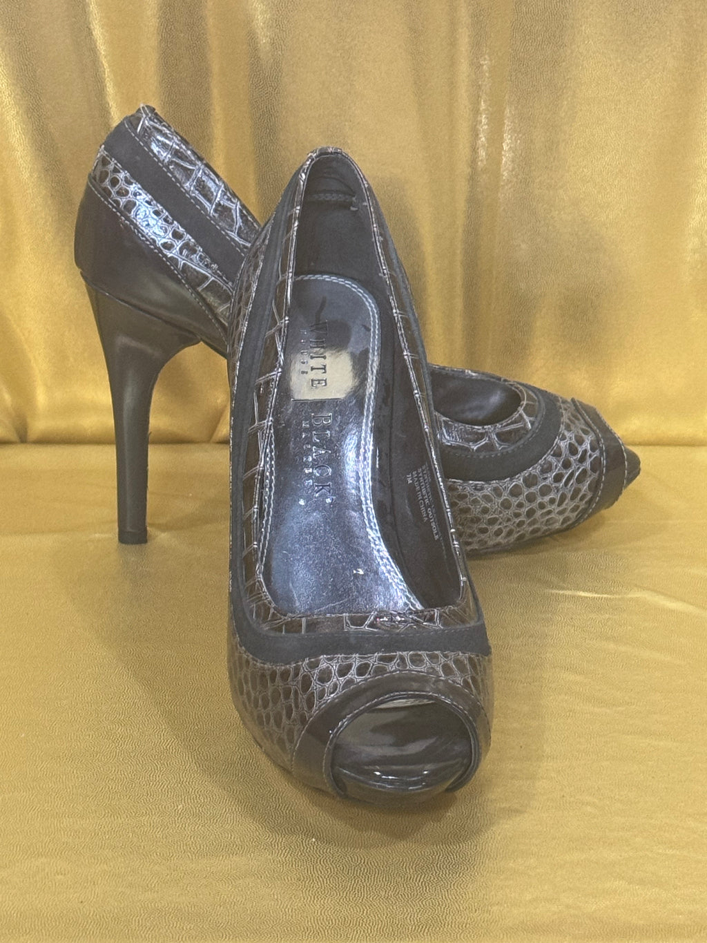 White House Black Market "Klum" Gray Croc Peep-Toe Platform Heels - Size 7M